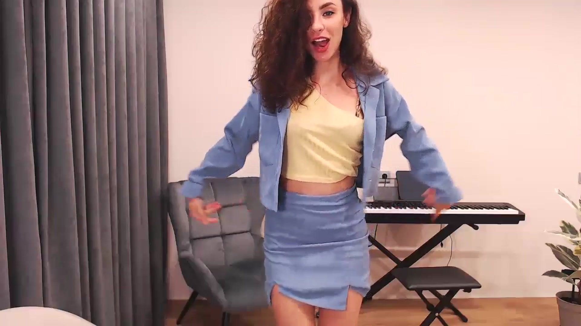 Gallery image thumbnail from Millla_Mi's myfreecams stream on, 06/16/2024, 19:06 image 3 of 20
