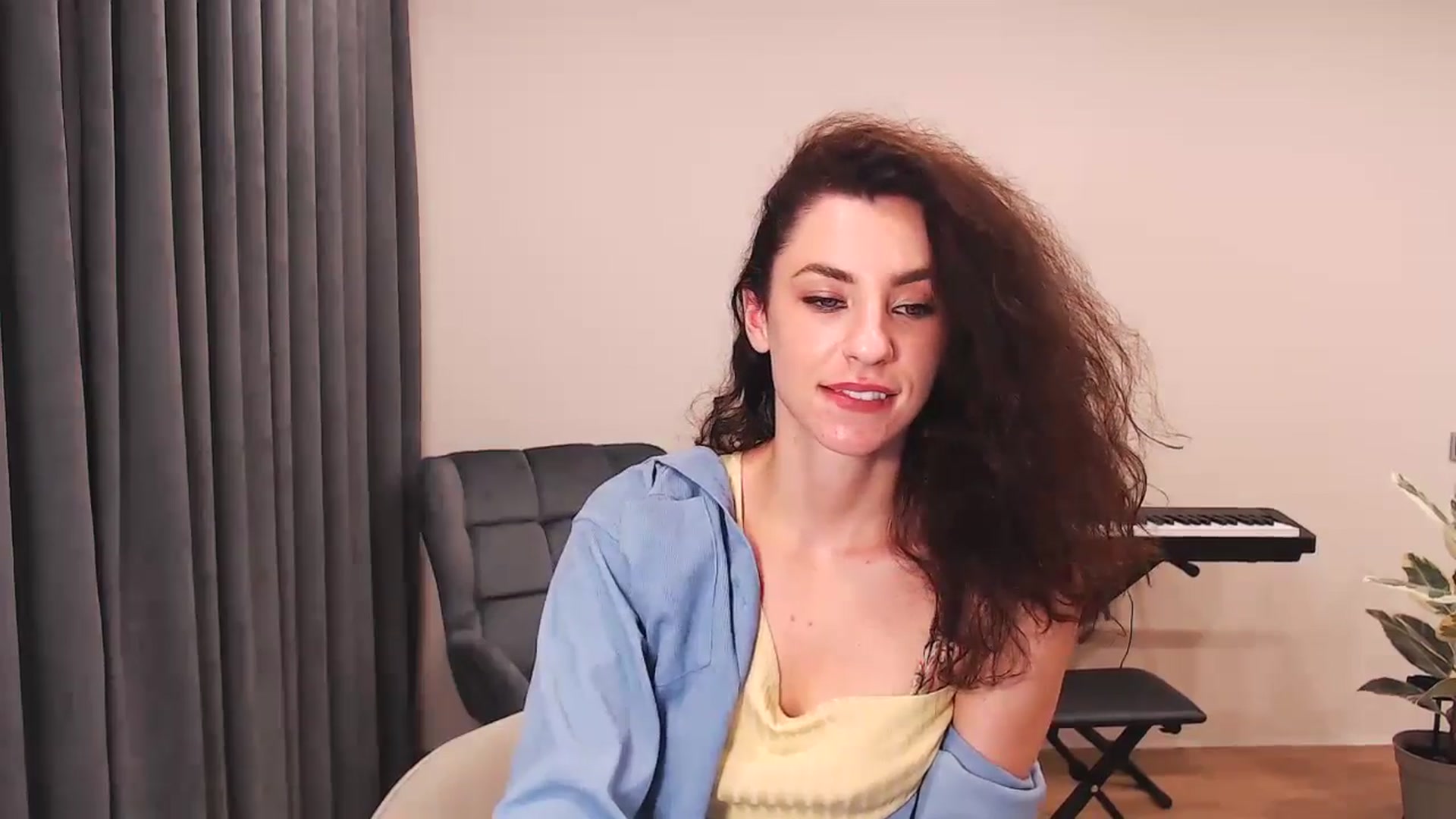 Gallery image thumbnail from Millla_Mi's myfreecams stream on, 06/16/2024, 19:06 image 8 of 20