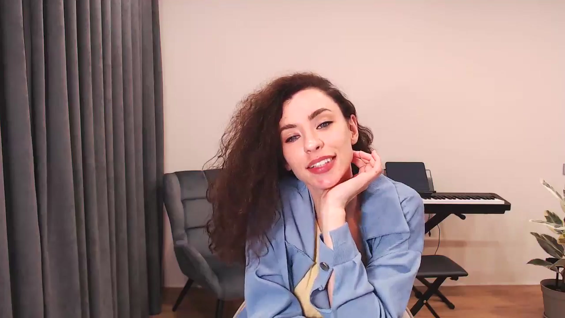 Gallery image thumbnail from Millla_Mi's myfreecams stream on, 06/16/2024, 19:06 image 18 of 20