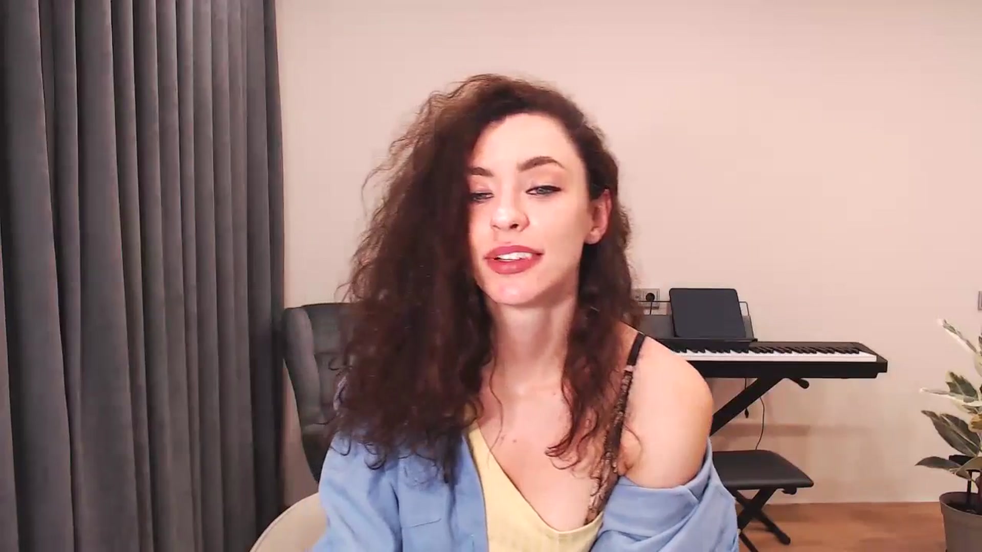 Gallery image thumbnail from Millla_Mi's myfreecams stream on, 06/16/2024, 19:06 image 13 of 20