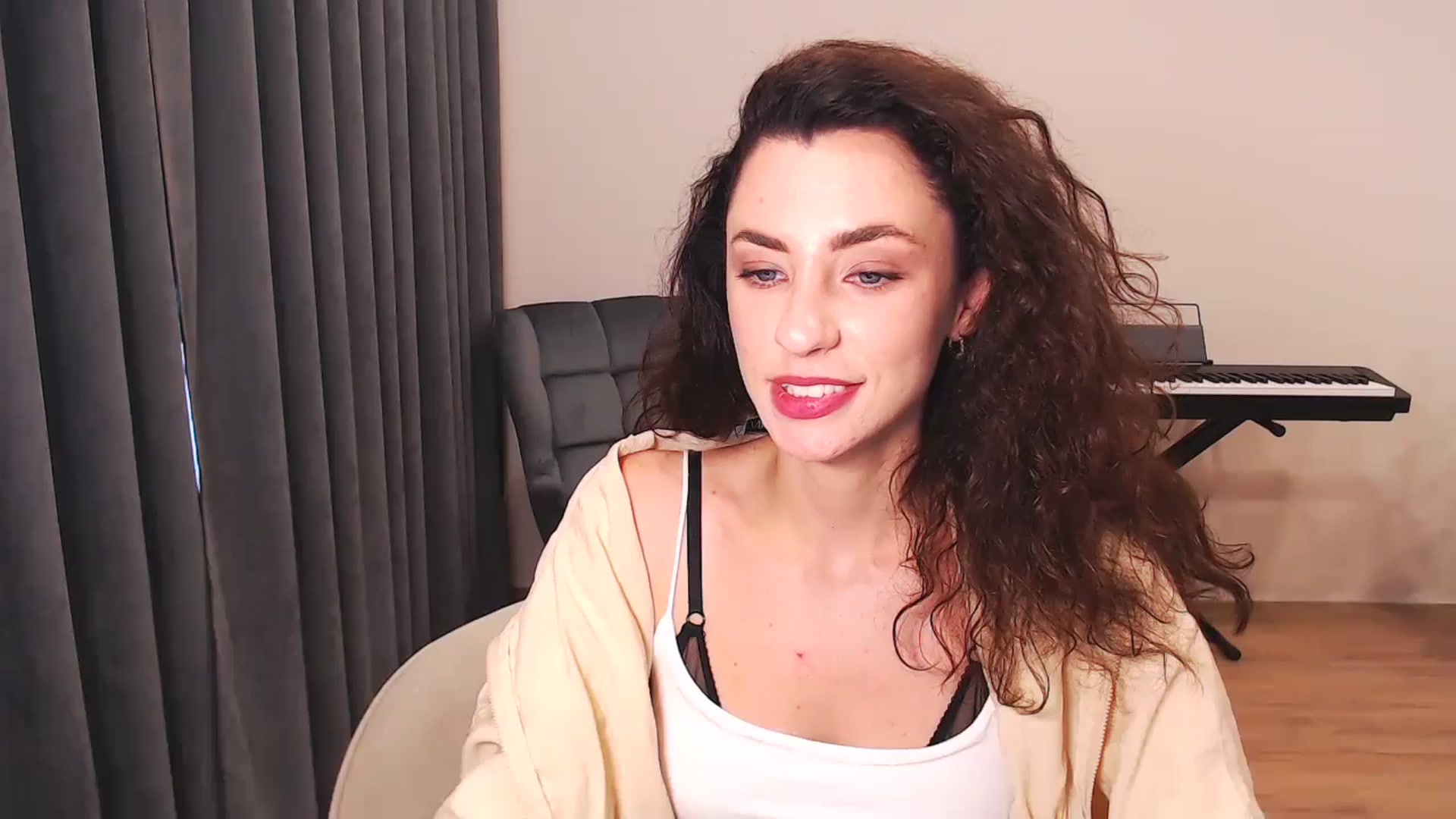 Gallery image thumbnail from Millla_Mi's myfreecams stream on, 07/07/2024, 16:05 image 11 of 20