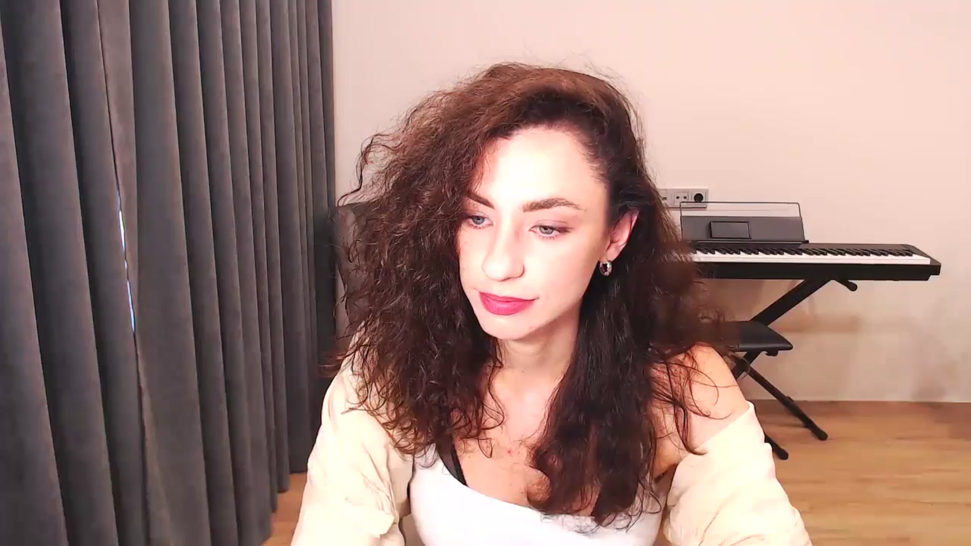 Gallery image thumbnail from Millla_Mi's myfreecams stream on, 07/07/2024, 16:05 image 18 of 20