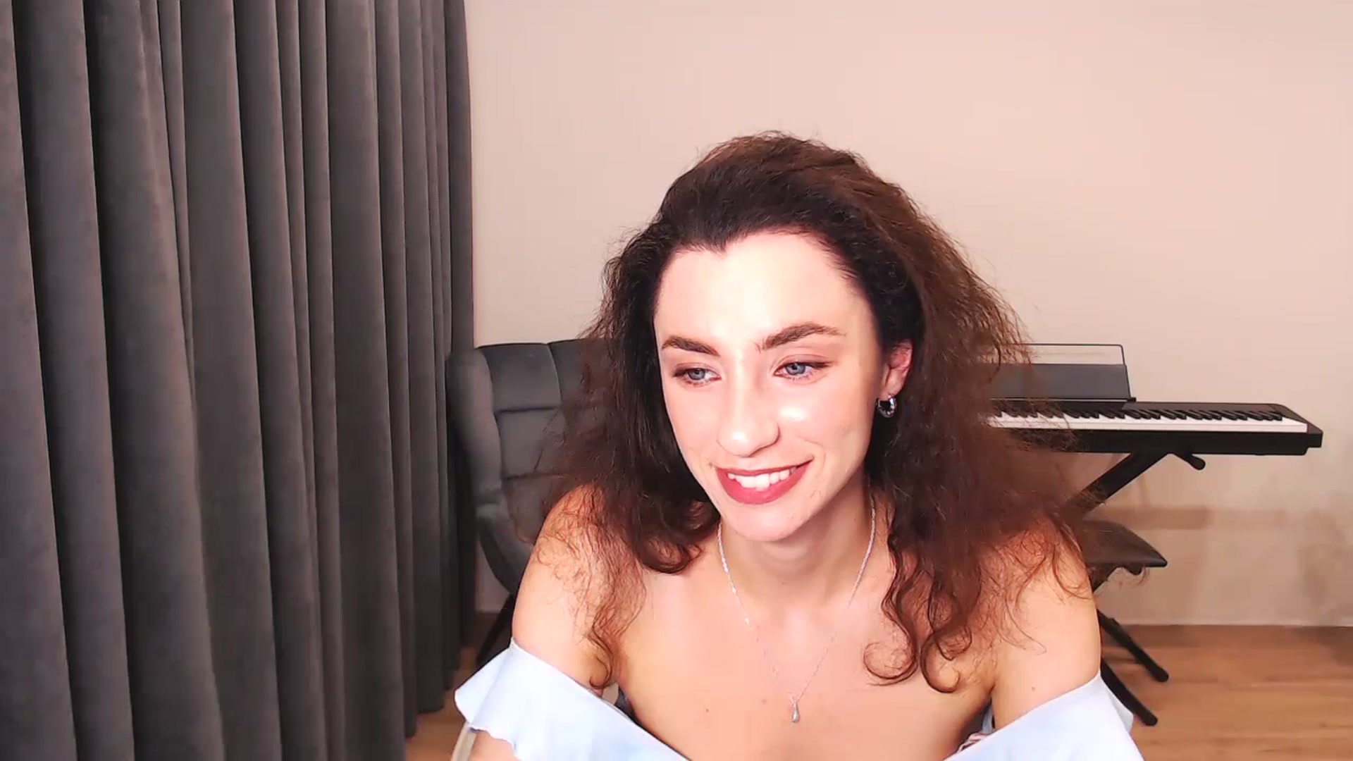 Gallery image thumbnail from Millla_Mi's myfreecams stream on, 07/13/2024, 20:00 image 18 of 20