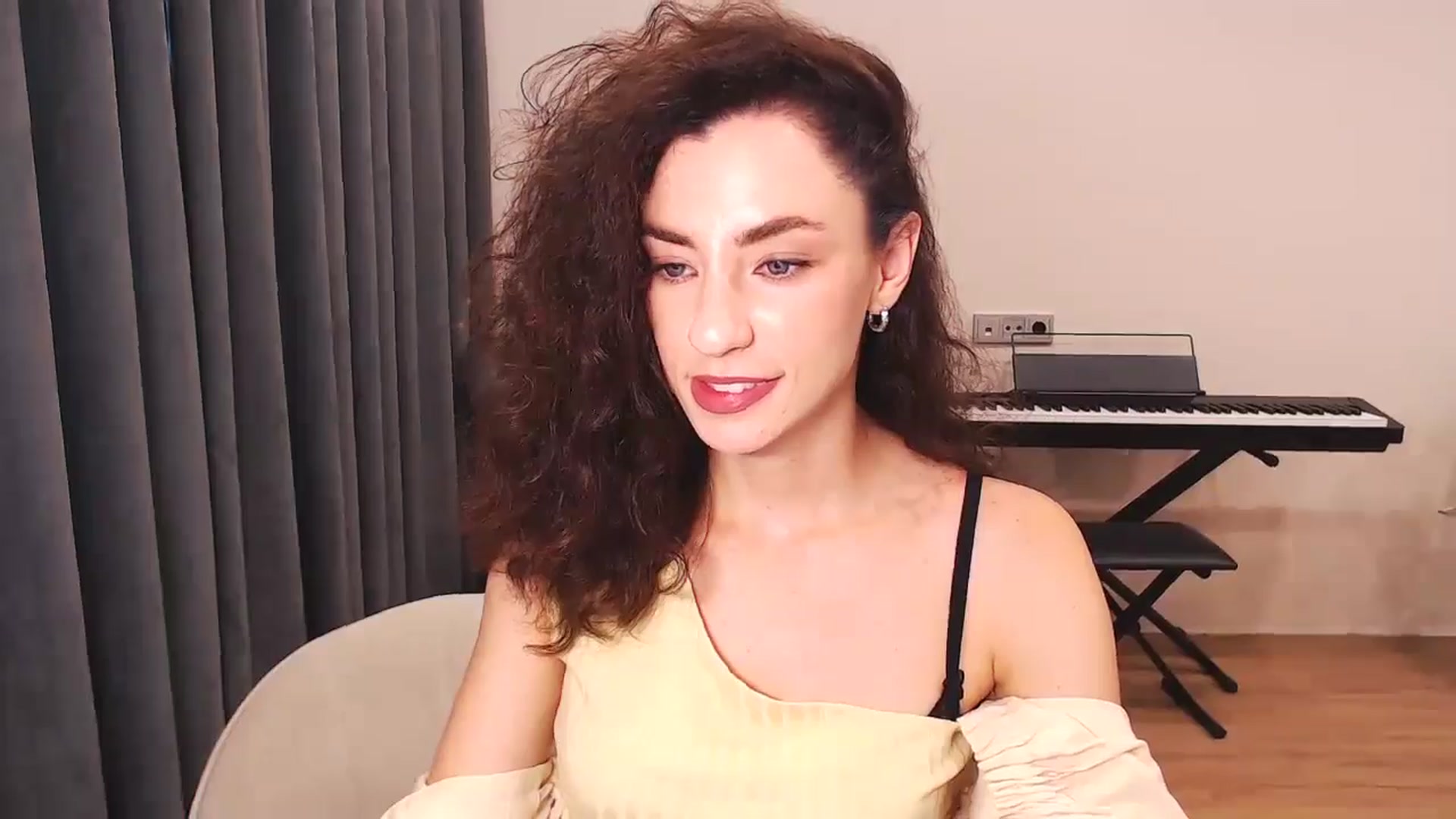 Gallery image thumbnail from Millla_Mi's myfreecams stream on, 07/14/2024, 06:06 image 16 of 20