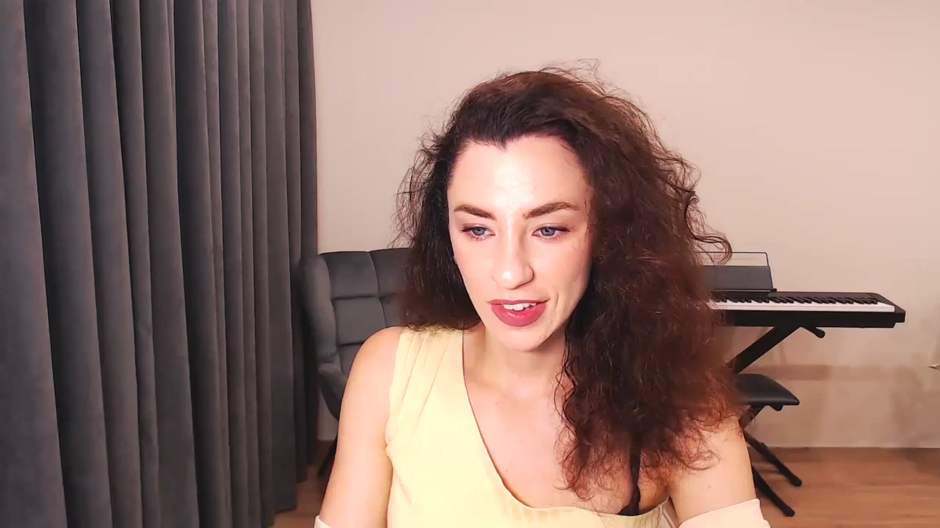 Gallery image thumbnail from Millla_Mi's myfreecams stream on, 07/14/2024, 06:06 image 10 of 20