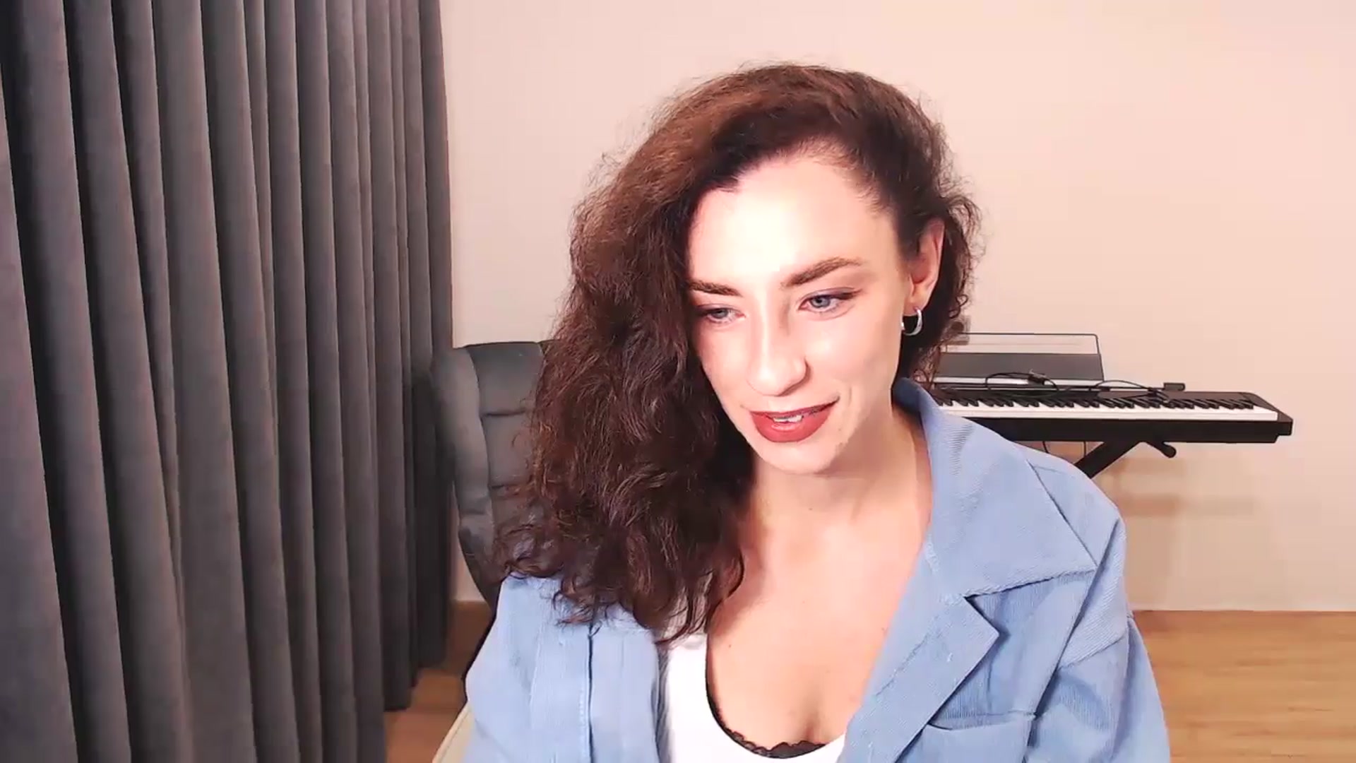Gallery image thumbnail from Millla_Mi's myfreecams stream on, 07/21/2024, 16:15 image 11 of 20
