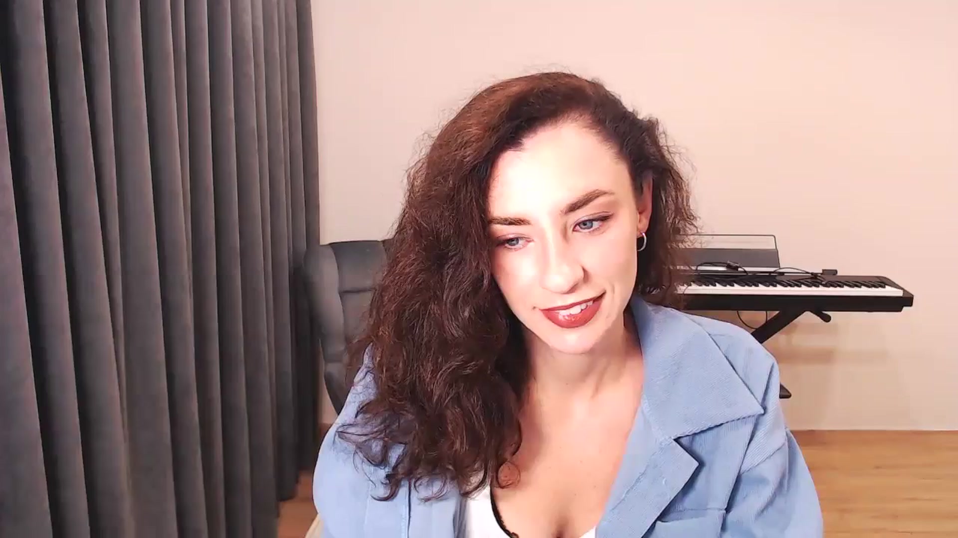 Gallery image thumbnail from Millla_Mi's myfreecams stream on, 07/21/2024, 16:15 image 14 of 20