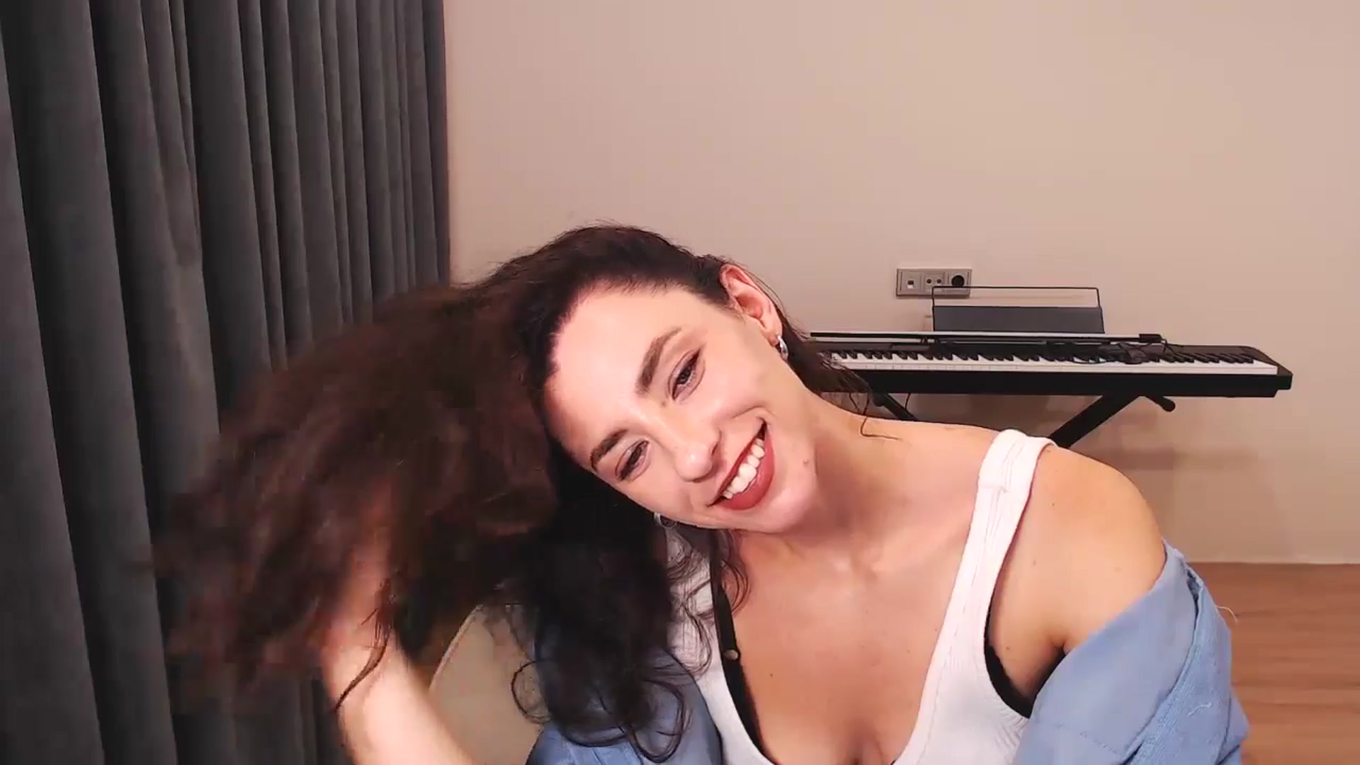 Gallery image thumbnail from Millla_Mi's myfreecams stream on, 07/21/2024, 23:20 image 9 of 20