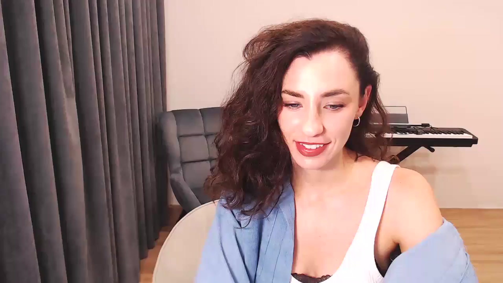 Gallery image thumbnail from Millla_Mi's myfreecams stream on, 07/21/2024, 23:20 image 15 of 20