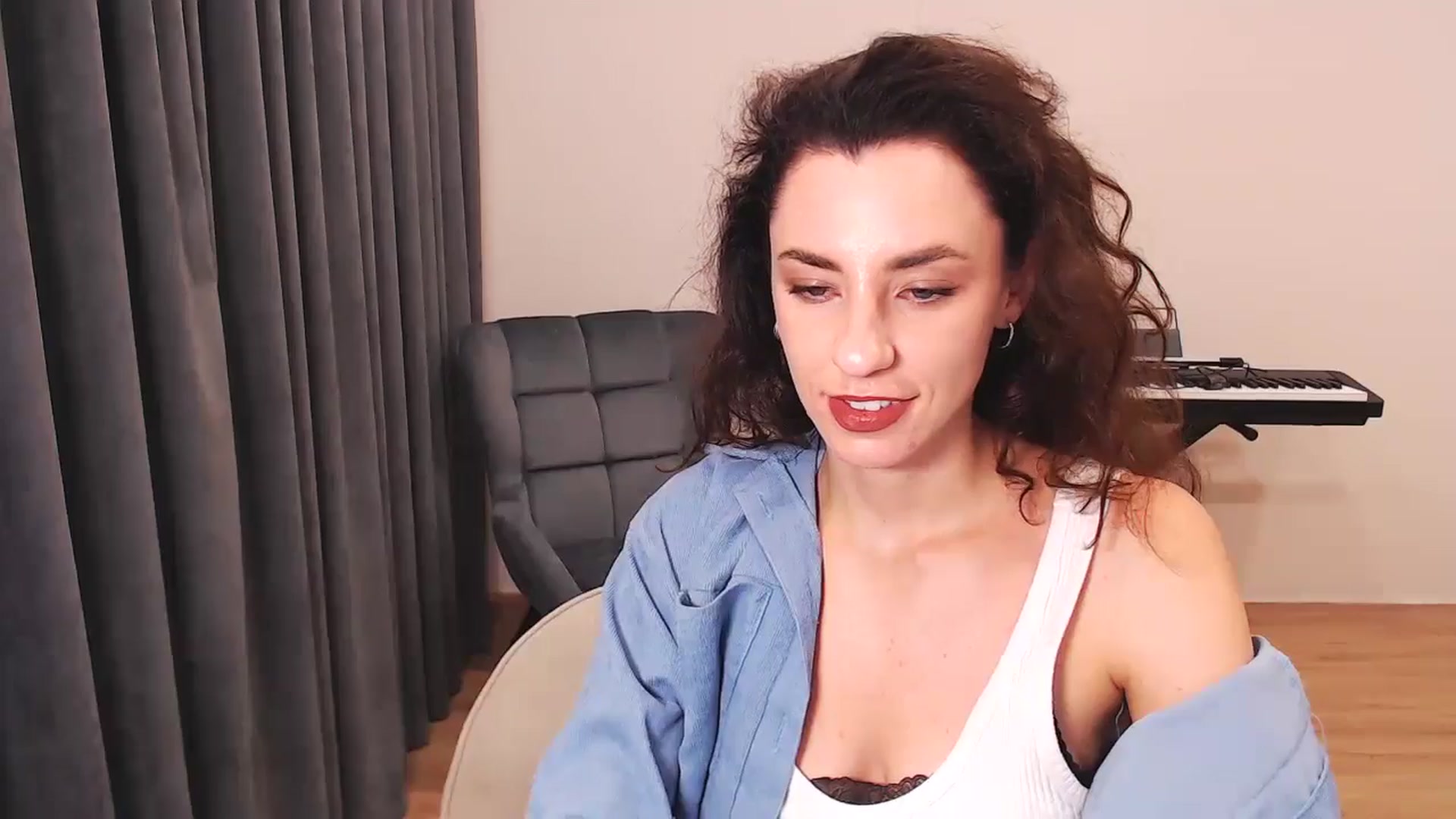 Gallery image thumbnail from Millla_Mi's myfreecams stream on, 07/21/2024, 23:20 image 12 of 20