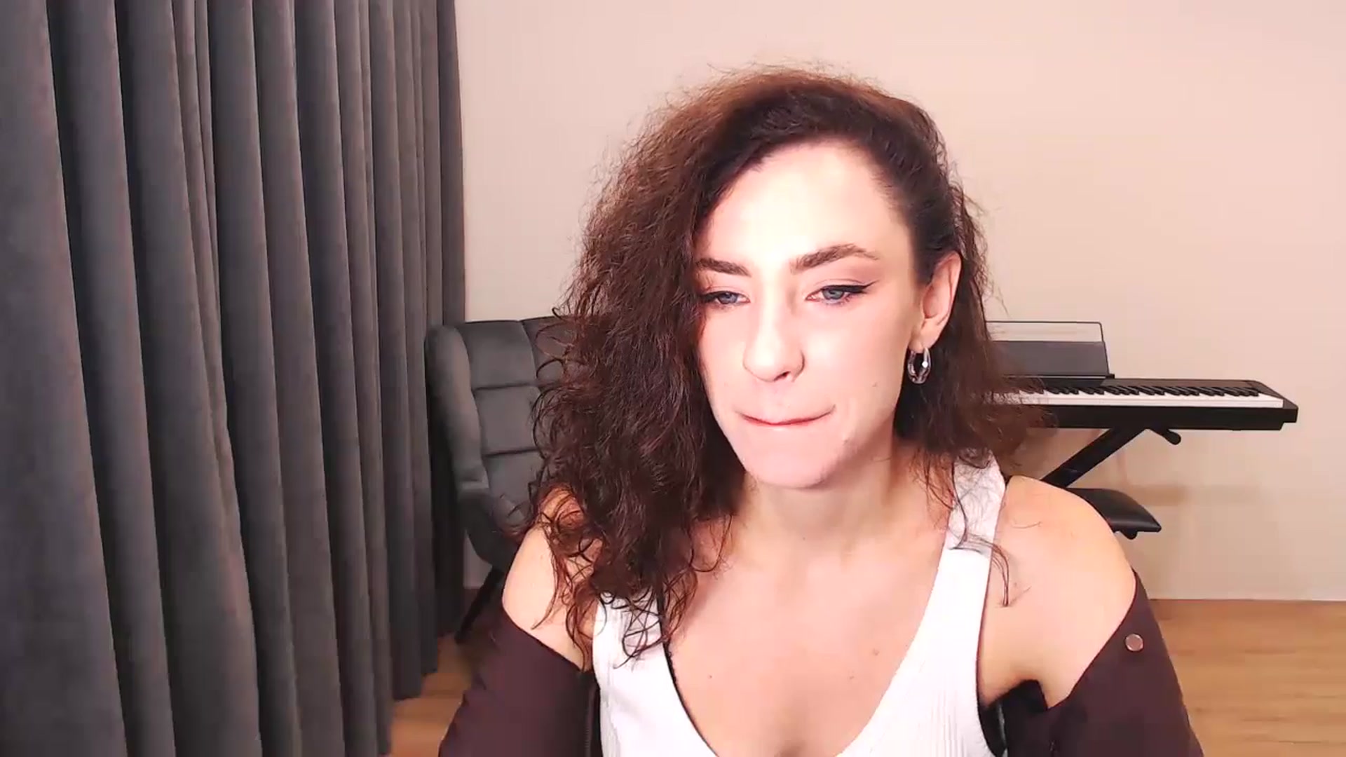 Gallery image thumbnail from Millla_Mi's myfreecams stream on, 07/27/2024, 06:49 image 3 of 20