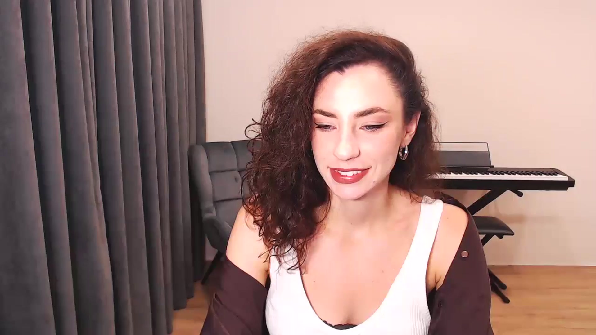 Gallery image thumbnail from Millla_Mi's myfreecams stream on, 07/27/2024, 06:49 image 6 of 20