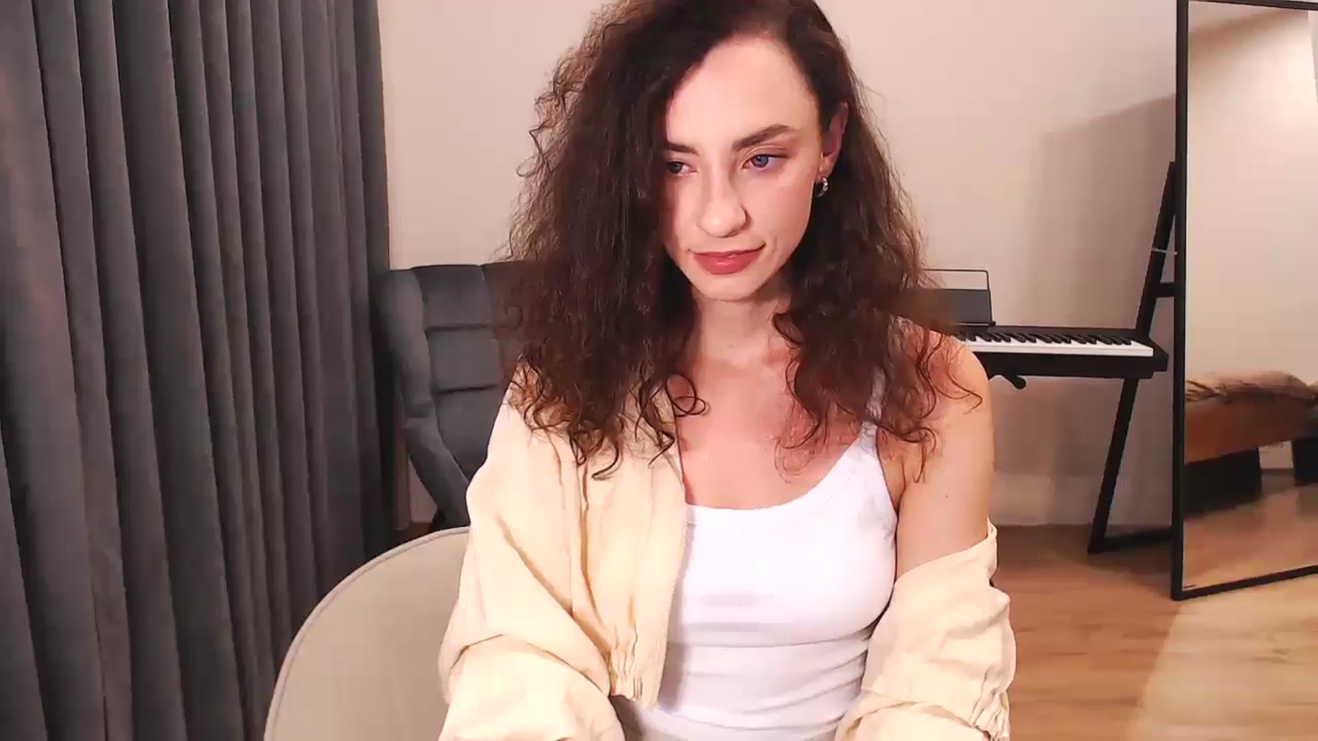 Gallery image thumbnail from Millla_Mi's myfreecams stream on, 08/24/2024, 19:22 image 16 of 20
