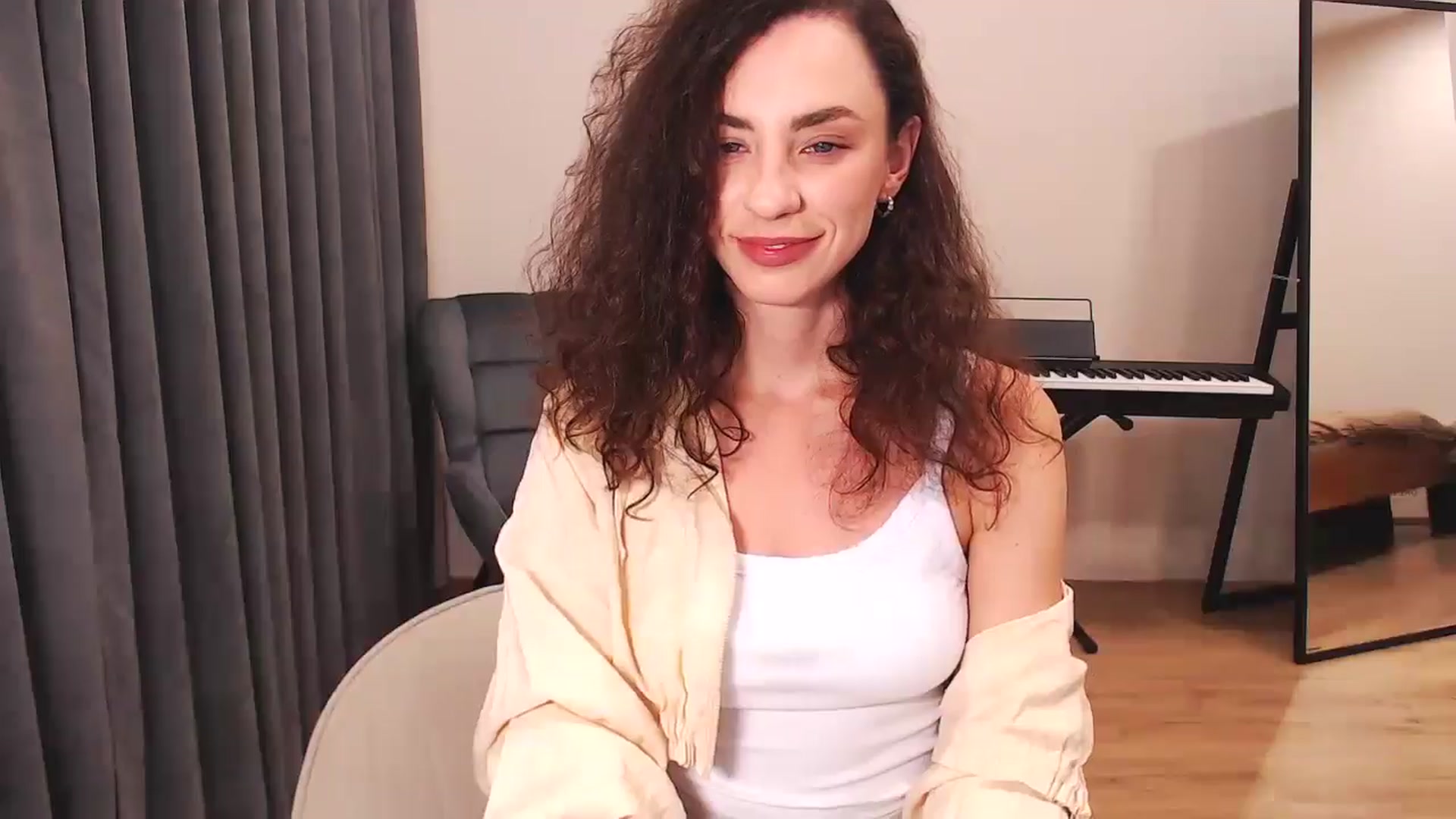 Gallery image thumbnail from Millla_Mi's myfreecams stream on, 08/24/2024, 19:22 image 17 of 20
