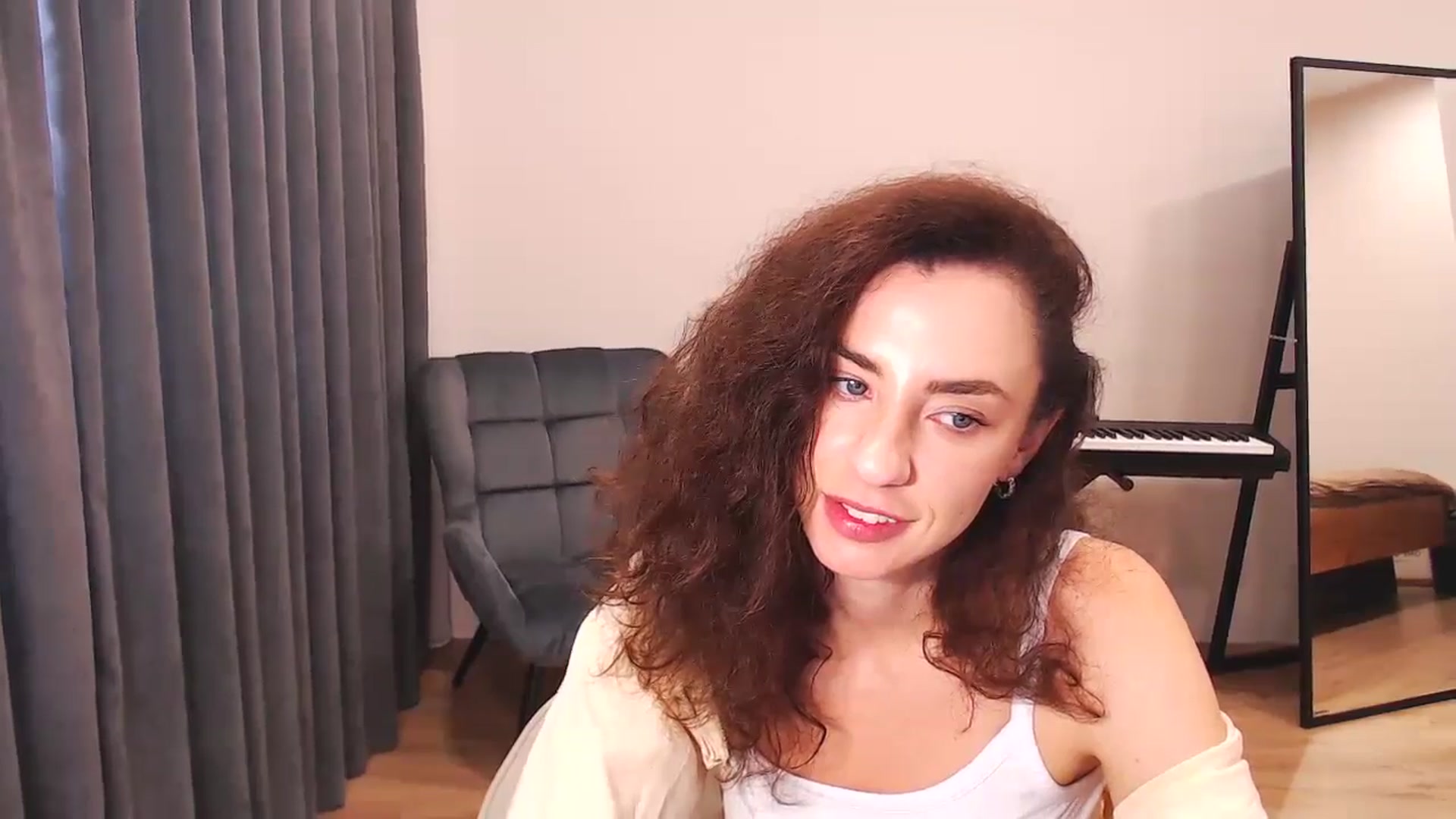 Gallery image thumbnail from Millla_Mi's myfreecams stream on, 08/25/2024, 08:23 image 18 of 20