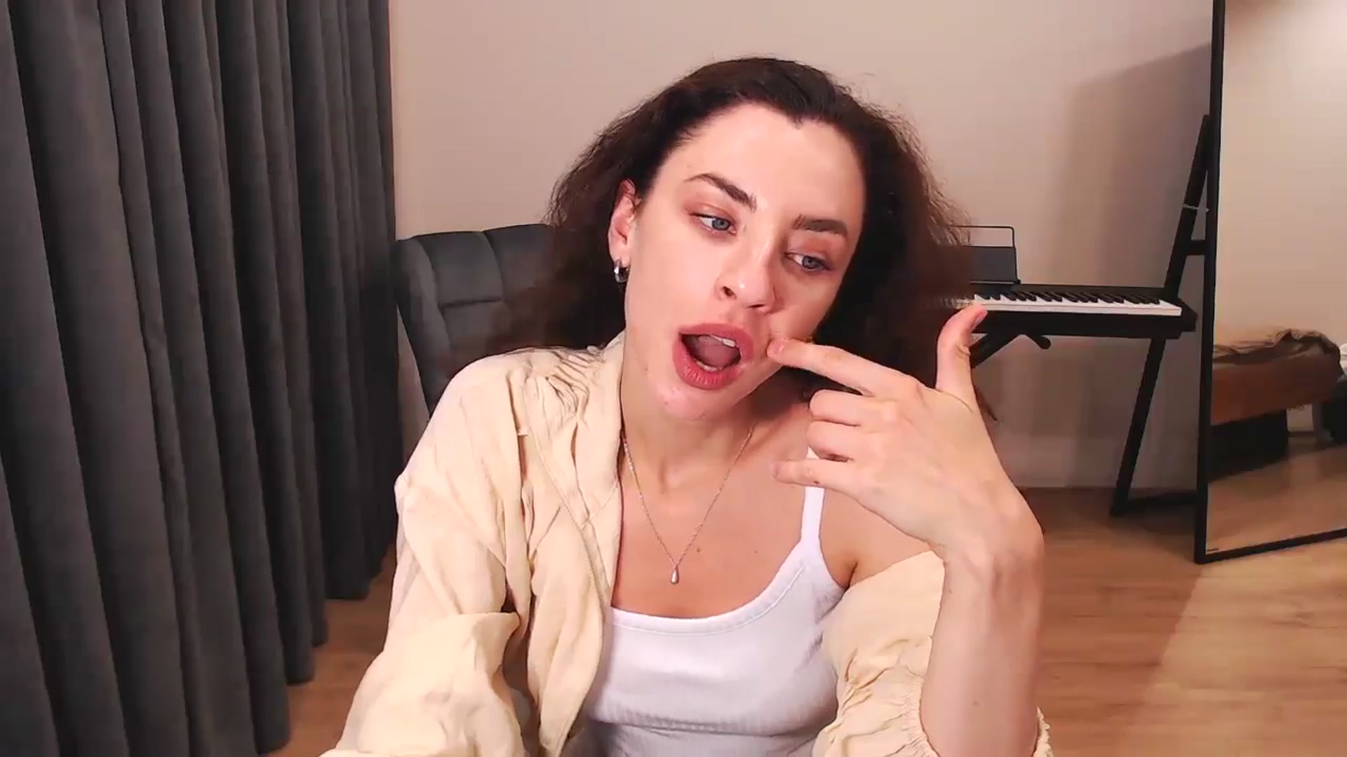 Gallery image thumbnail from Millla_Mi's myfreecams stream on, 08/25/2024, 19:31 image 6 of 20