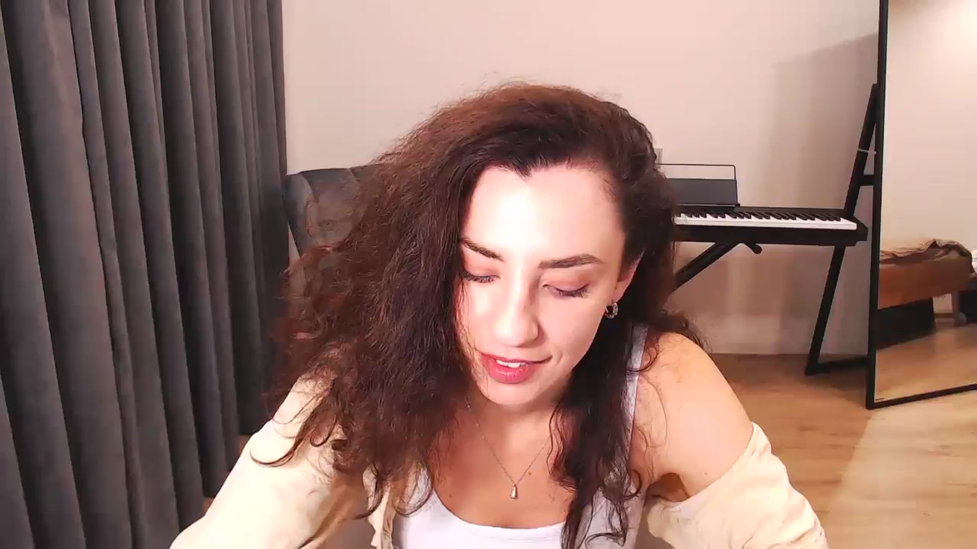 Gallery image thumbnail from Millla_Mi's myfreecams stream on, 08/25/2024, 19:31 image 16 of 20