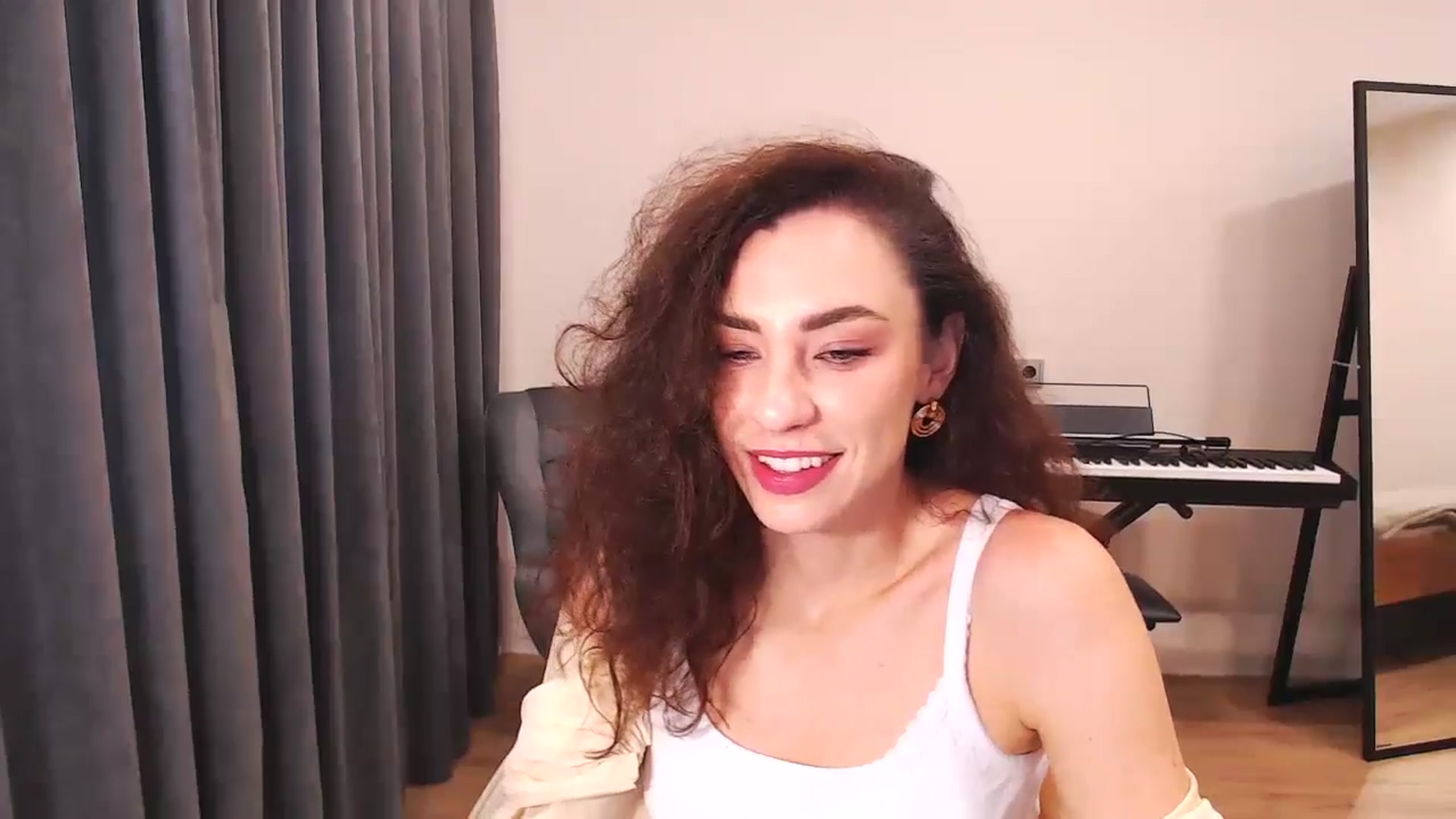 Gallery image thumbnail from Millla_Mi's myfreecams stream on, 09/08/2024, 07:50 image 11 of 20