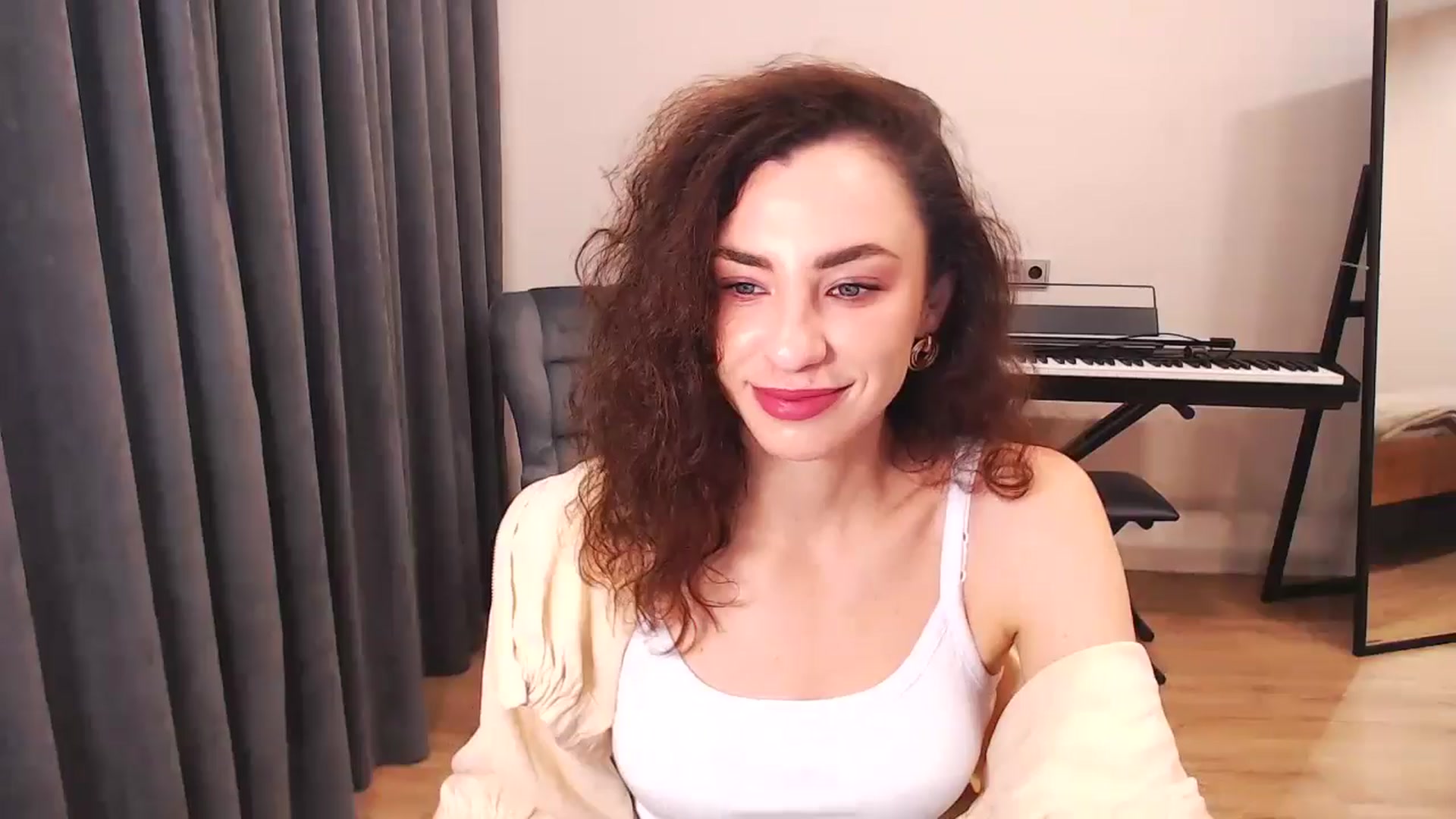 Gallery image thumbnail from Millla_Mi's myfreecams stream on, 09/08/2024, 07:50 image 3 of 20
