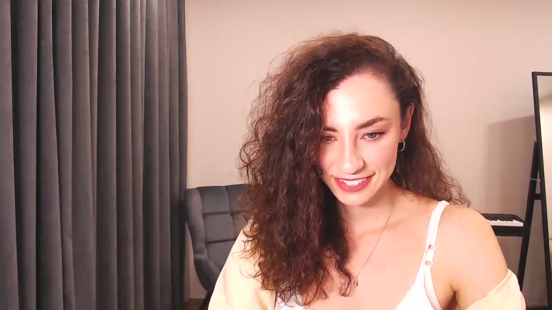 Gallery image thumbnail from Millla_Mi's myfreecams stream on, 09/22/2024, 17:28 image 8 of 20