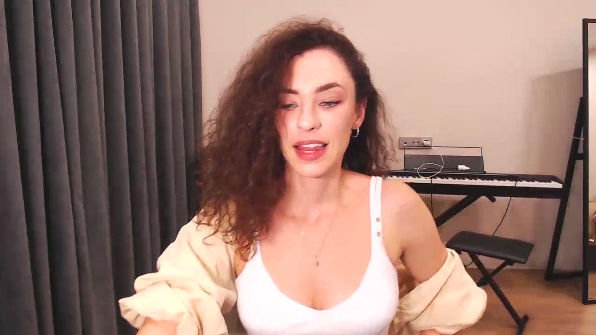 Gallery image thumbnail from Millla_Mi's myfreecams stream on, 09/22/2024, 18:13 image 10 of 20