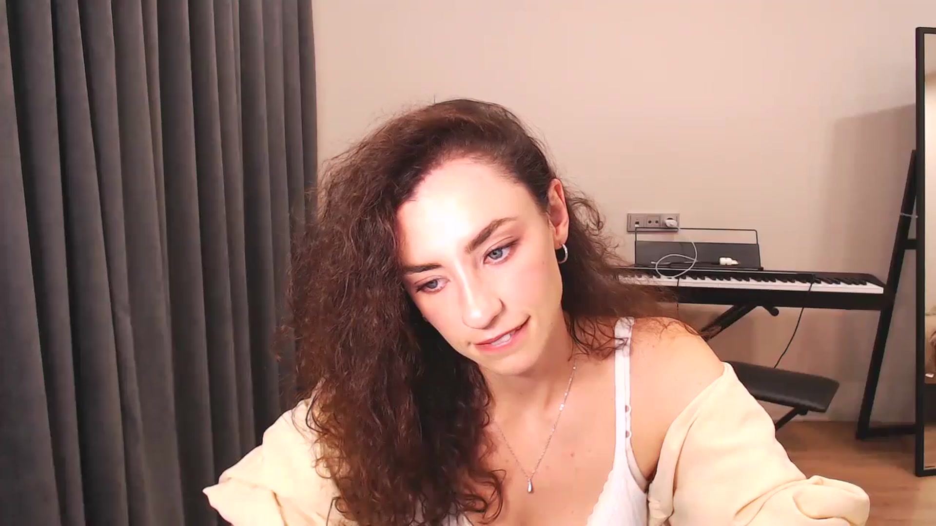 Gallery image thumbnail from Millla_Mi's myfreecams stream on, 09/22/2024, 18:13 image 9 of 20