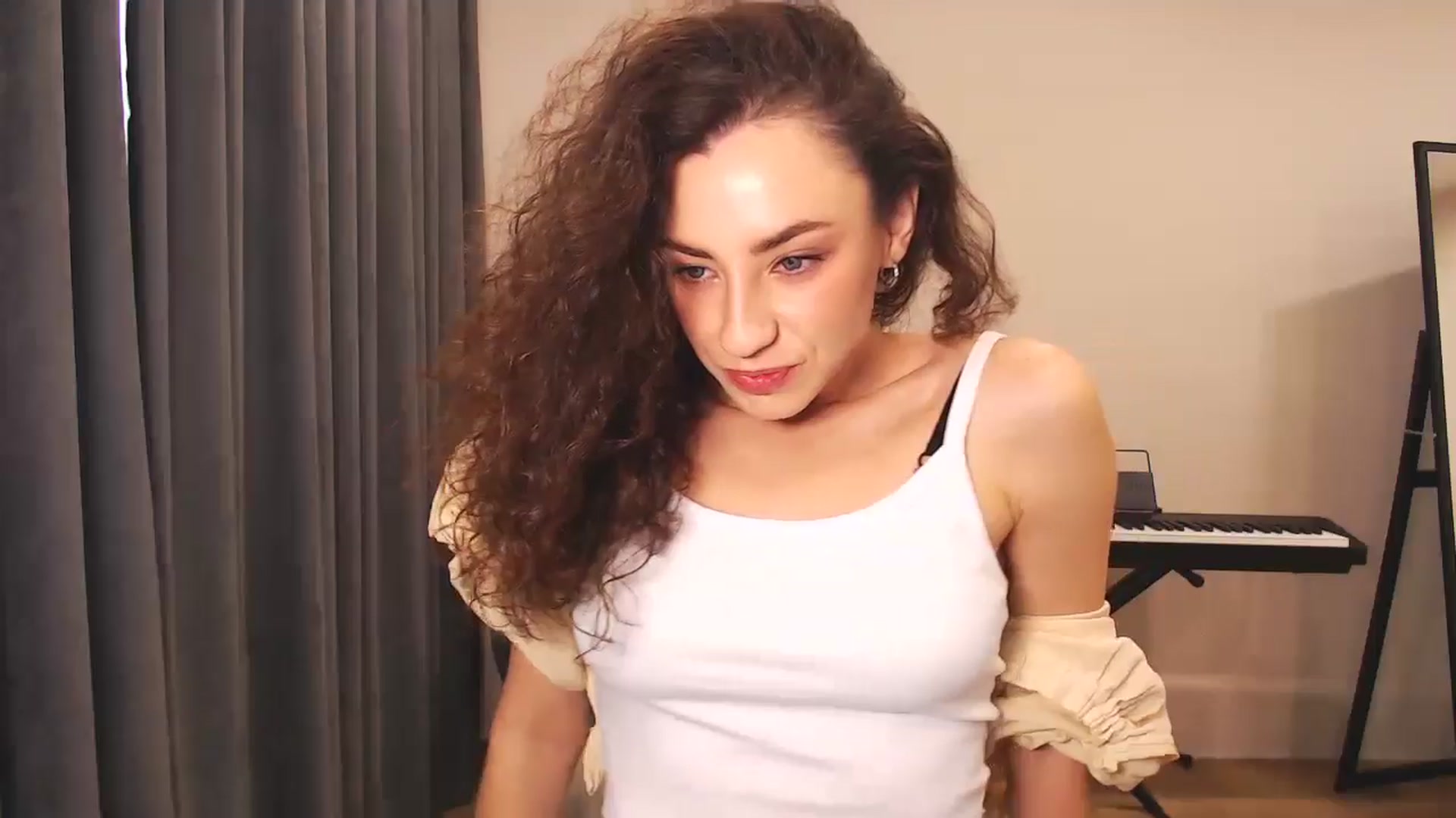 Gallery image thumbnail from Millla_Mi's myfreecams stream on, 10/06/2024, 06:51 image 10 of 20