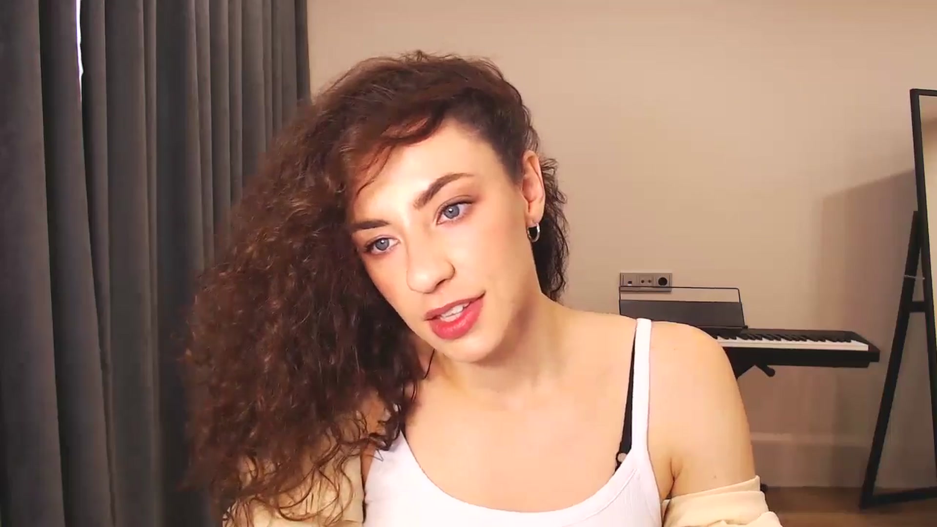 Gallery image thumbnail from Millla_Mi's myfreecams stream on, 10/06/2024, 06:51 image 5 of 20