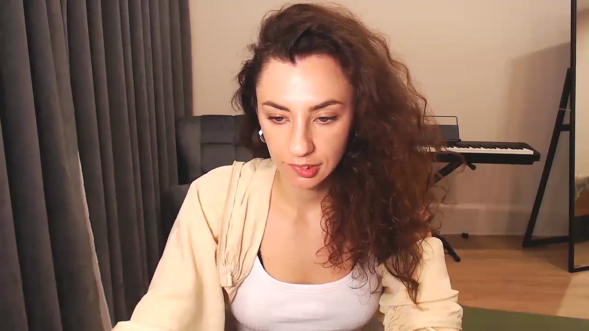 Gallery image thumbnail from Millla_Mi's myfreecams stream on, 10/06/2024, 17:33 image 8 of 20