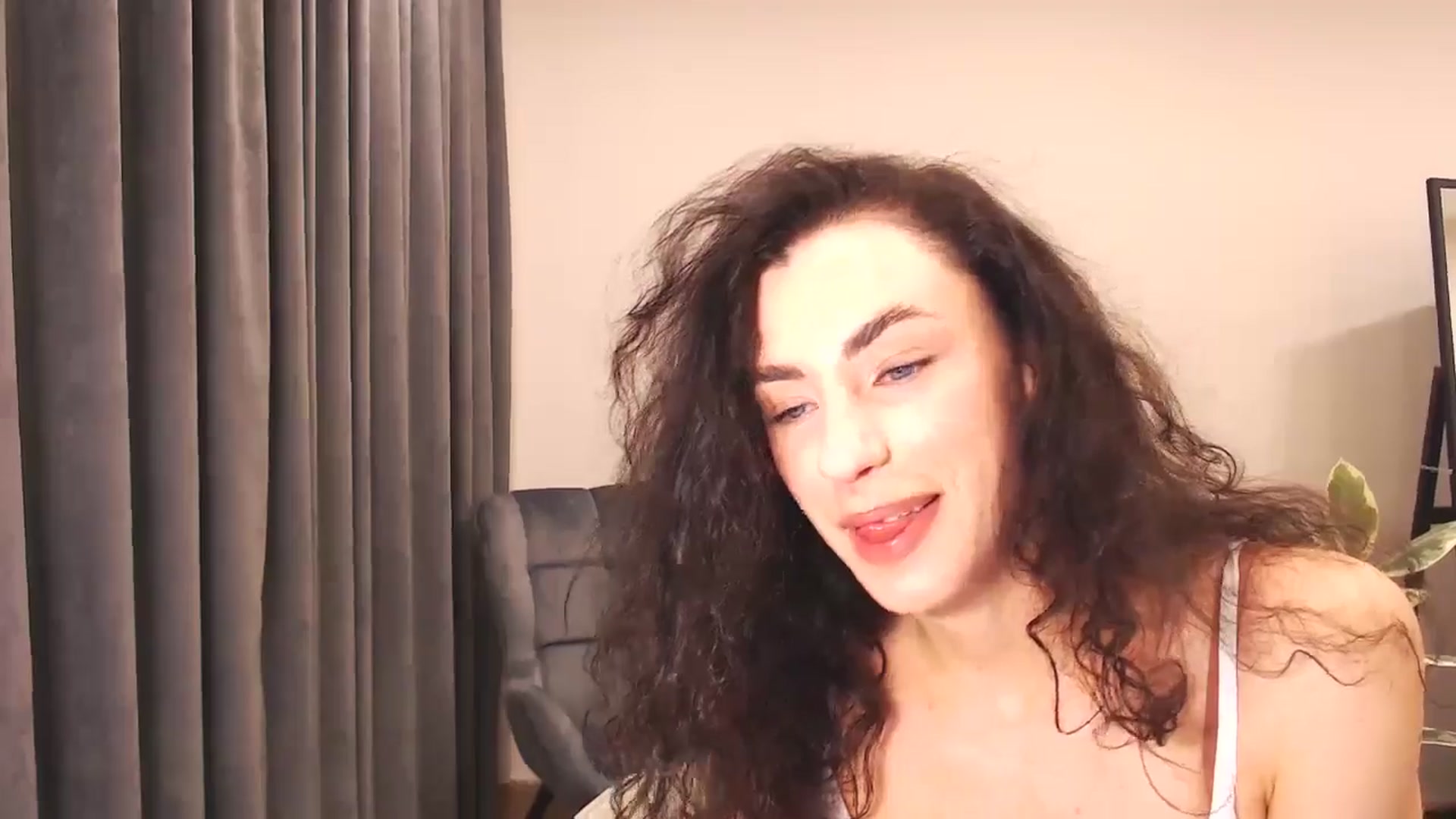 Gallery image thumbnail from Millla_Mi's myfreecams stream on, 10/20/2024, 19:08 image 20 of 20