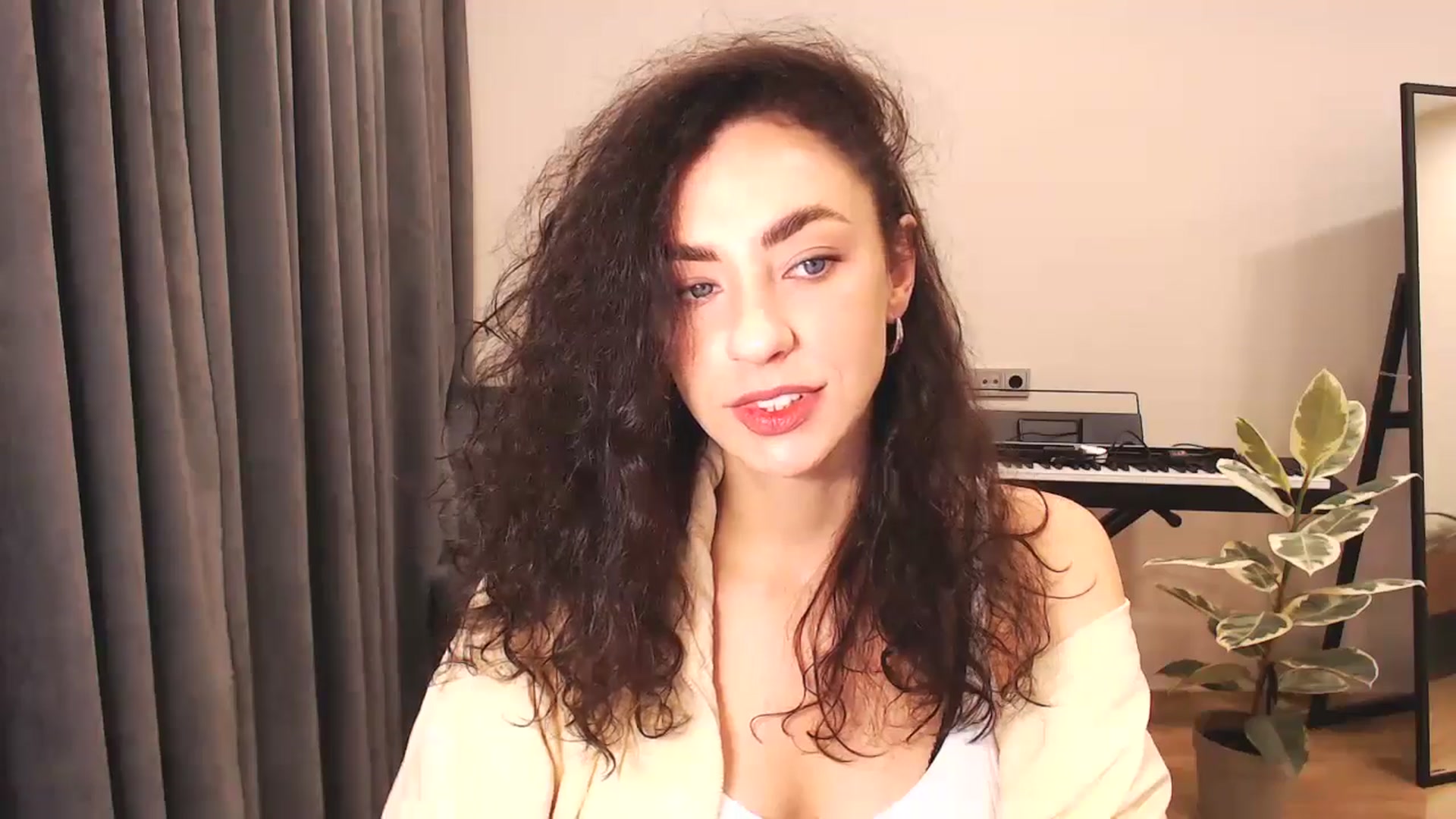 Gallery image thumbnail from Millla_Mi's myfreecams stream on, 10/26/2024, 06:07 image 14 of 20