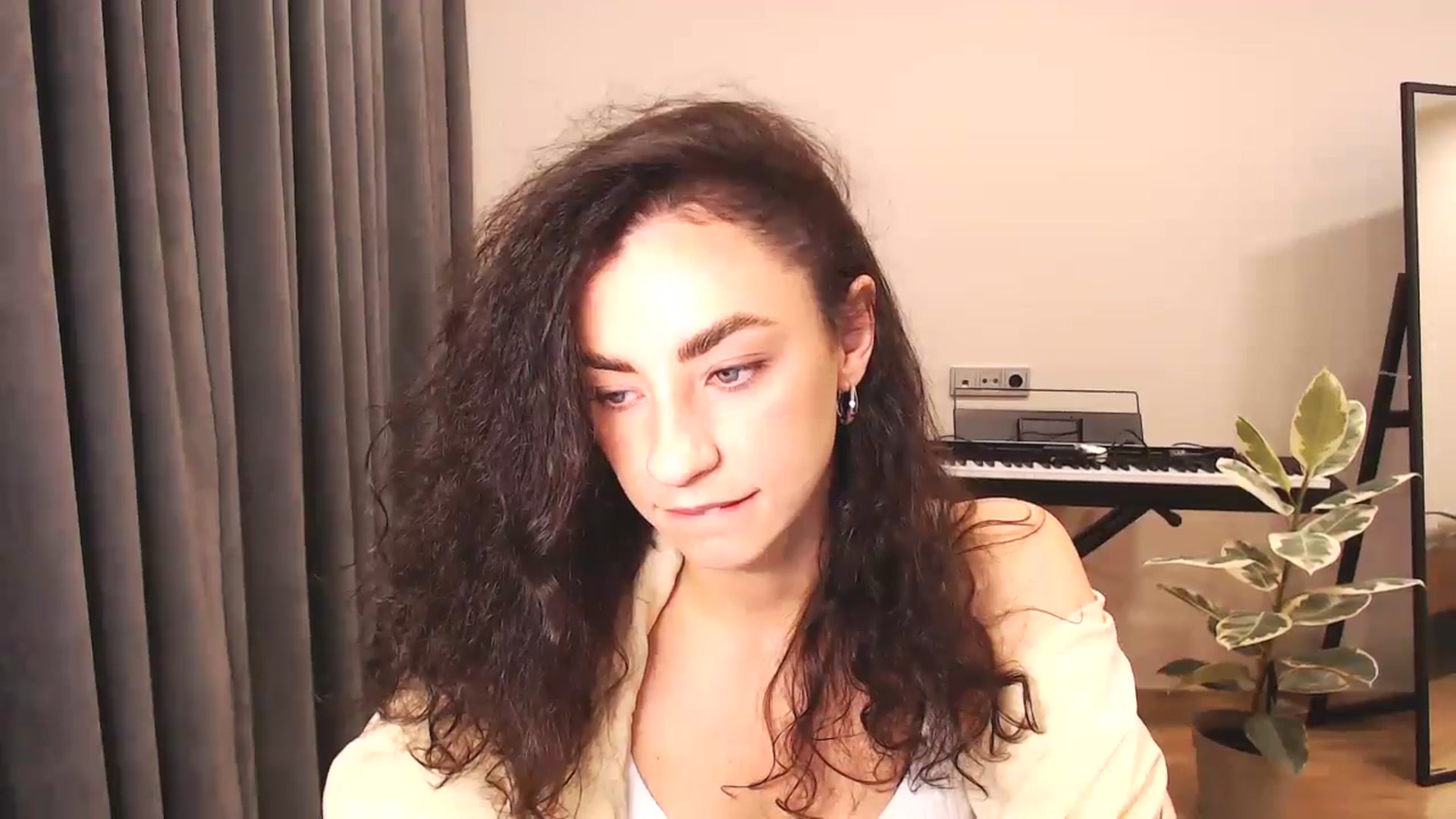 Gallery image thumbnail from Millla_Mi's myfreecams stream on, 10/26/2024, 06:07 image 12 of 20
