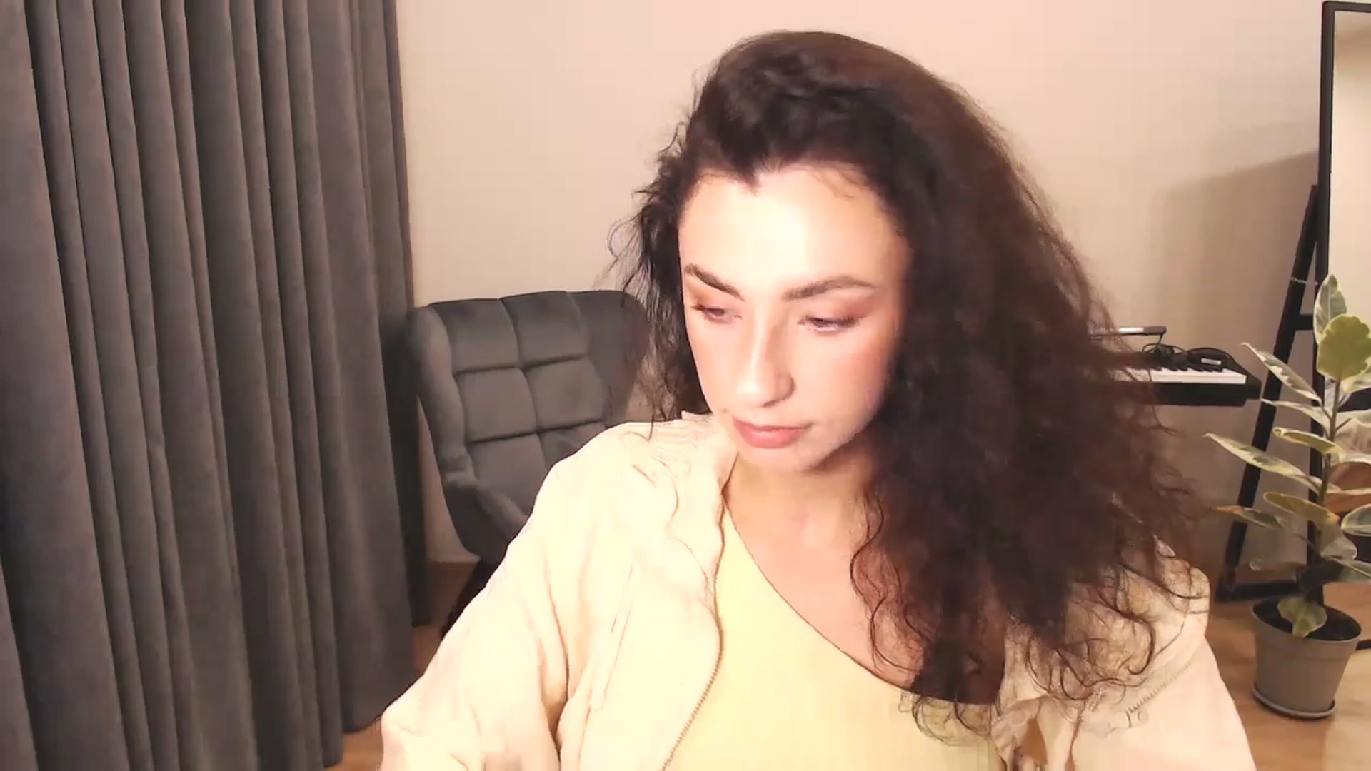 Gallery image thumbnail from Millla_Mi's myfreecams stream on, 11/13/2024, 19:04 image 7 of 20
