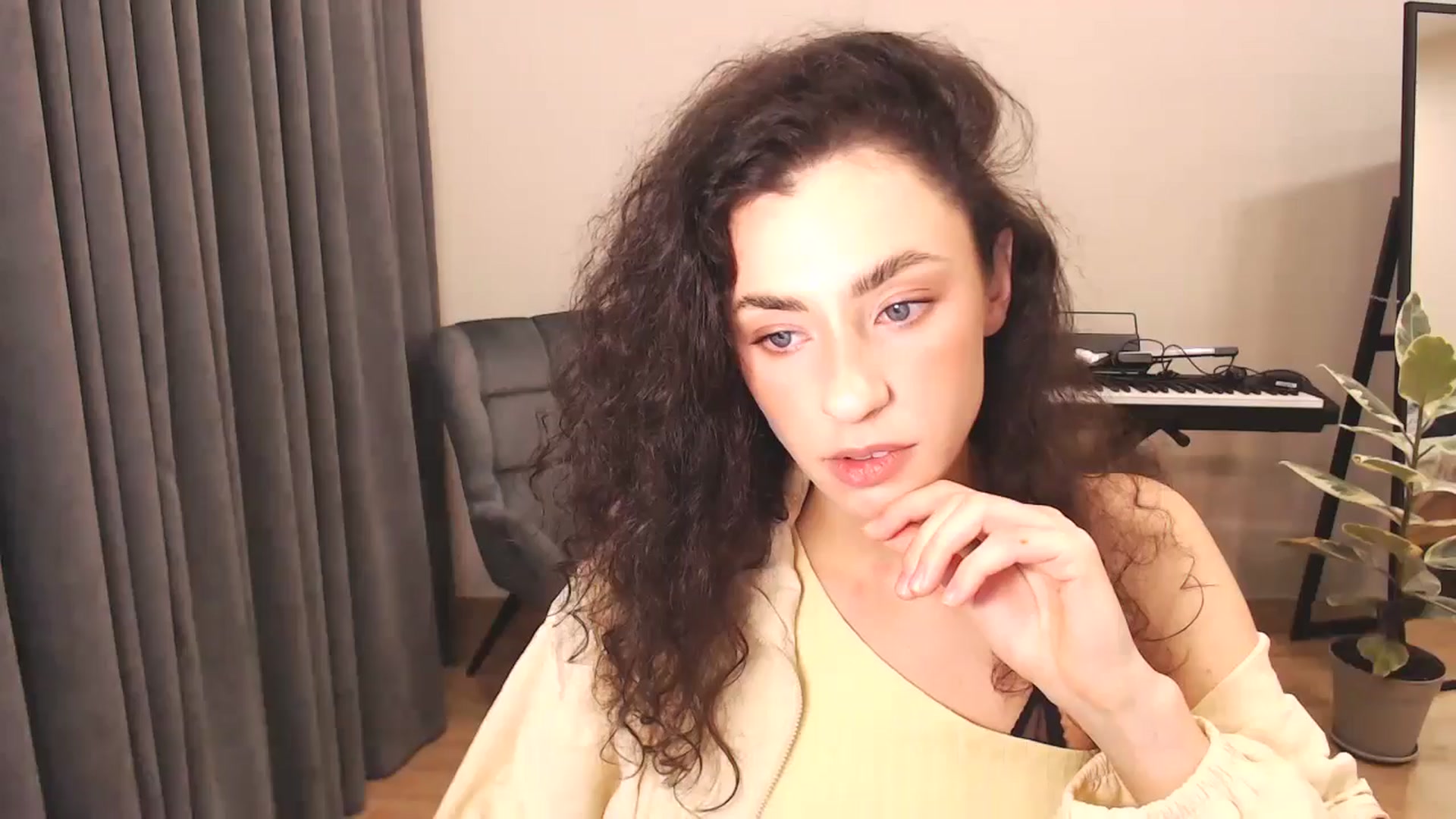 Gallery image thumbnail from Millla_Mi's myfreecams stream on, 11/13/2024, 19:04 image 1 of 20