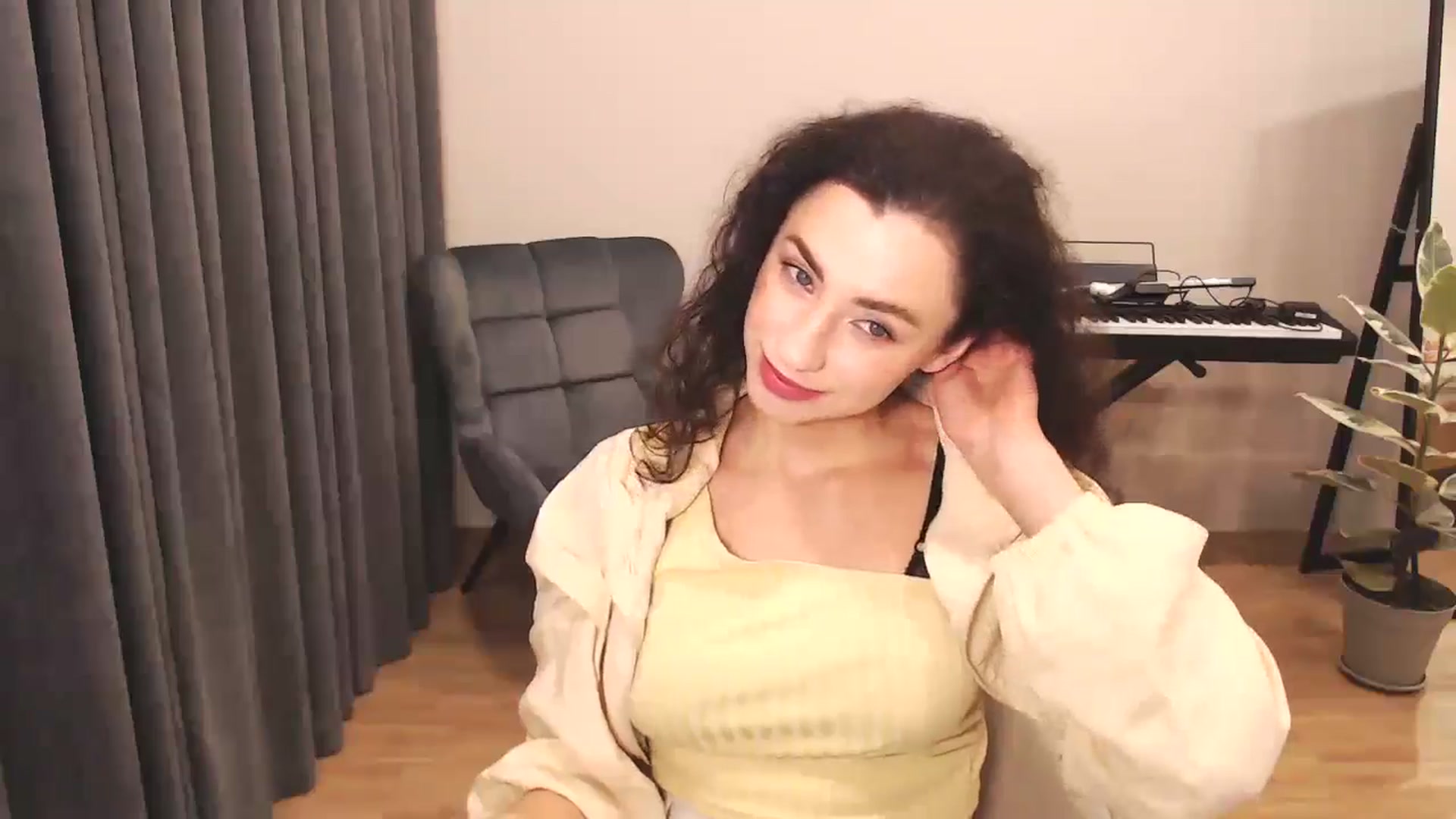 Gallery image thumbnail from Millla_Mi's myfreecams stream on, 11/16/2024, 18:43 image 3 of 20