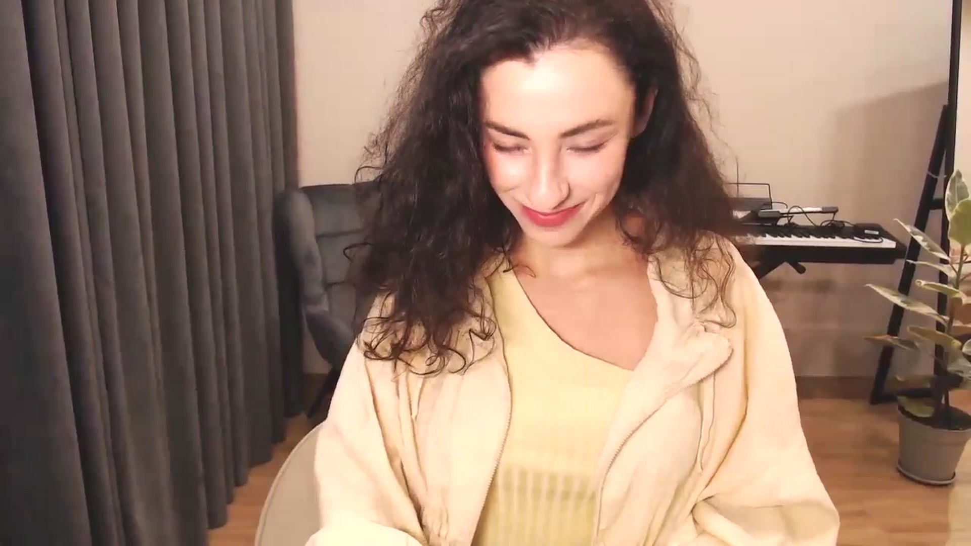Gallery image thumbnail from Millla_Mi's myfreecams stream on, 11/16/2024, 18:43 image 11 of 20