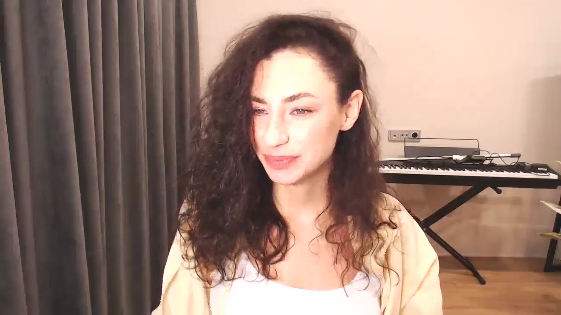 Gallery image thumbnail from Millla_Mi's myfreecams stream on, 11/17/2024, 16:32 image 11 of 20