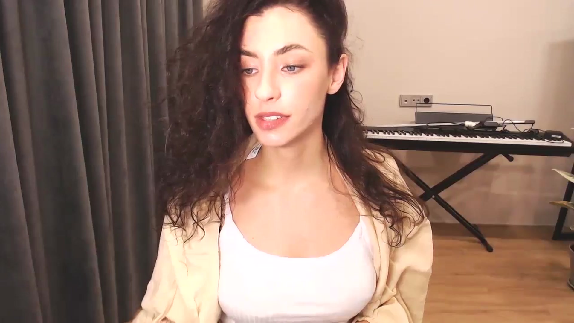 Gallery image thumbnail from Millla_Mi's myfreecams stream on, 11/17/2024, 16:32 image 19 of 20
