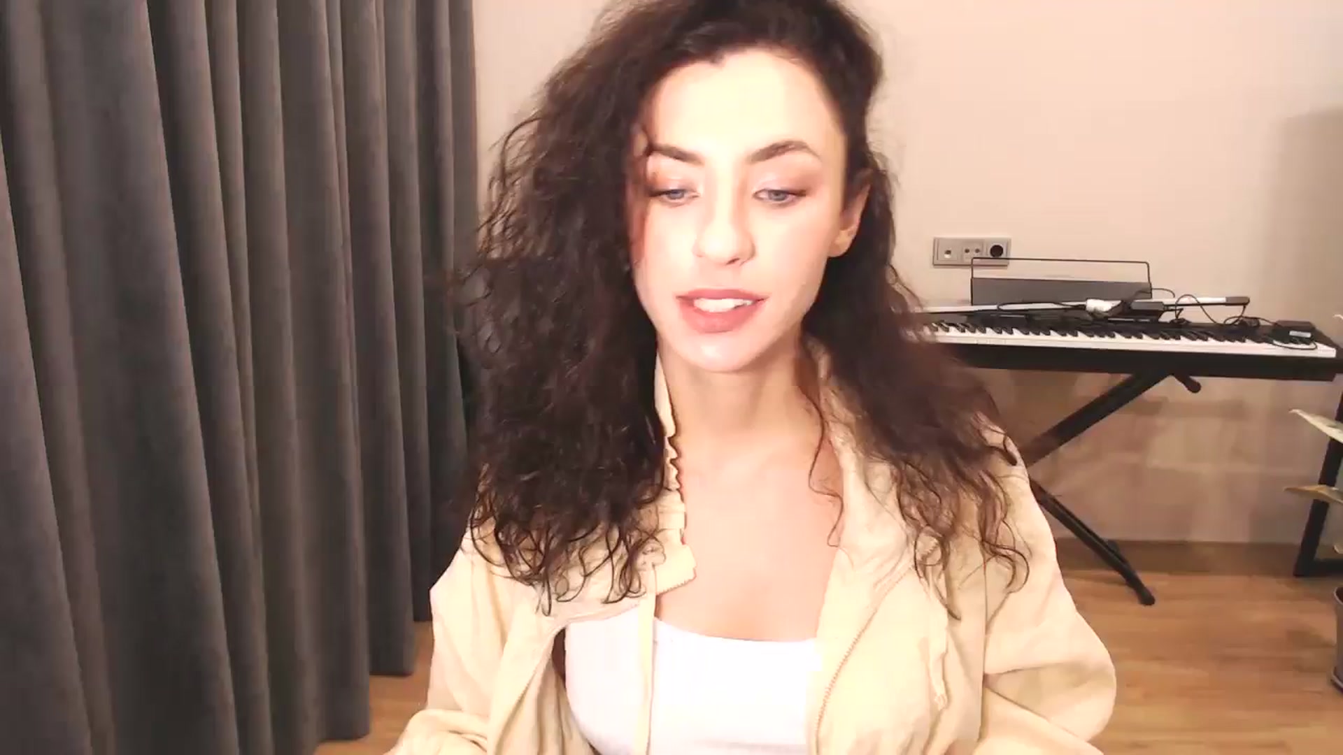 Gallery image thumbnail from Millla_Mi's myfreecams stream on, 11/17/2024, 16:32 image 6 of 20