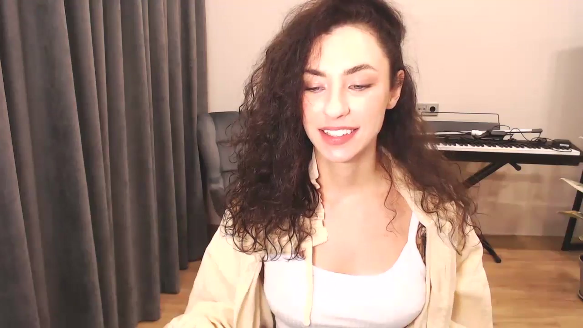 Gallery image thumbnail from Millla_Mi's myfreecams stream on, 11/17/2024, 16:32 image 8 of 20