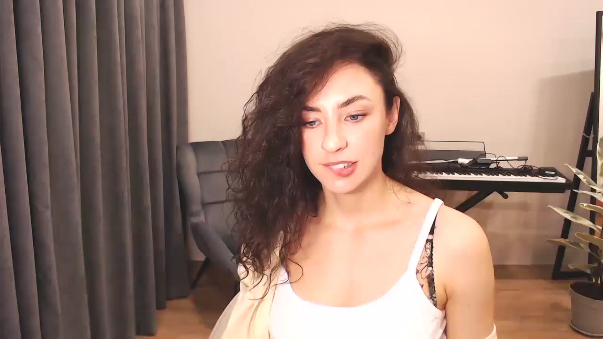 Gallery image thumbnail from Millla_Mi's myfreecams stream on, 11/17/2024, 20:26 image 1 of 20