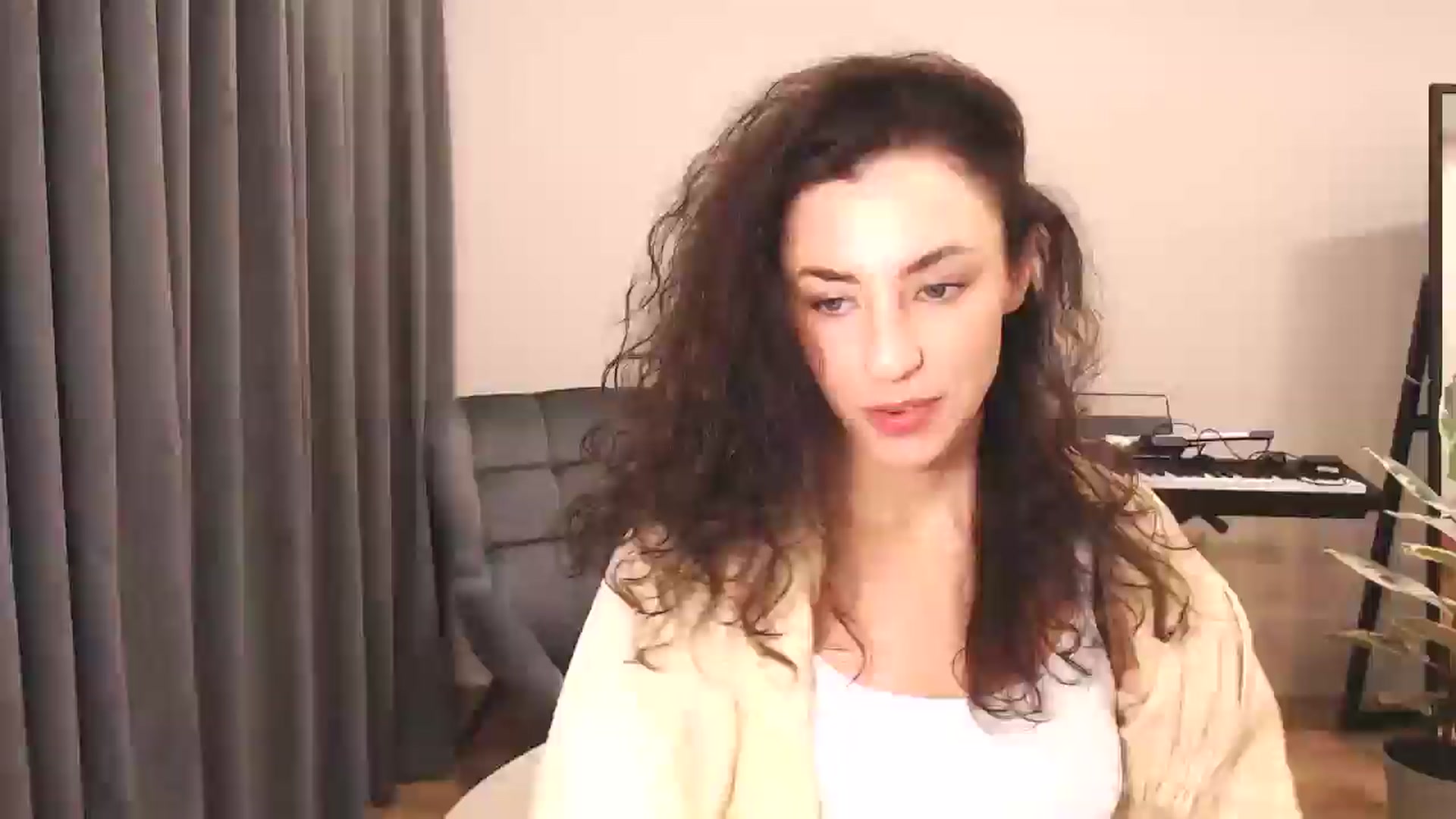 Gallery image thumbnail from Millla_Mi's myfreecams stream on, 11/17/2024, 20:26 image 14 of 20