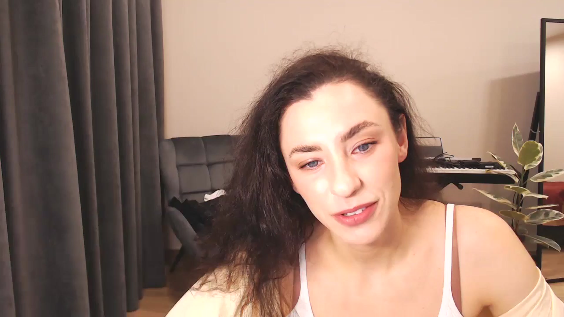 Gallery image thumbnail from Millla_Mi's myfreecams stream on, 11/19/2024, 18:03 image 1 of 20