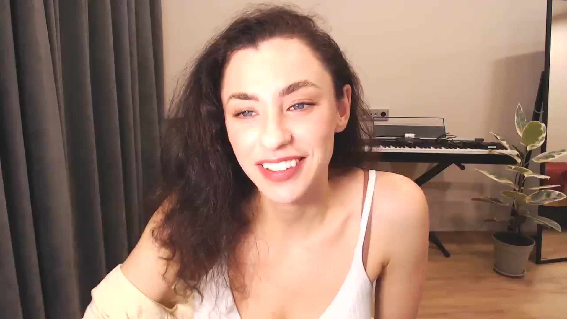 Gallery image thumbnail from Millla_Mi's myfreecams stream on, 11/19/2024, 18:03 image 8 of 20