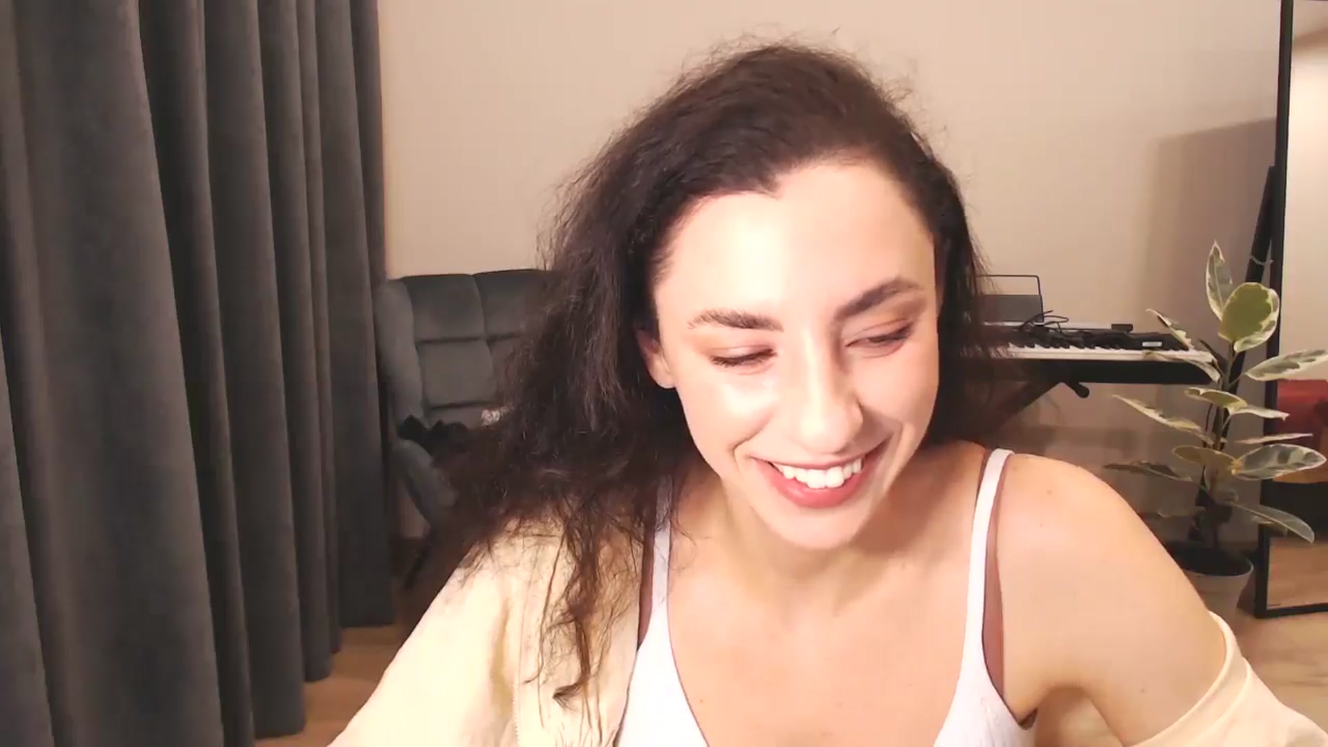 Gallery image thumbnail from Millla_Mi's myfreecams stream on, 11/19/2024, 18:03 image 2 of 20