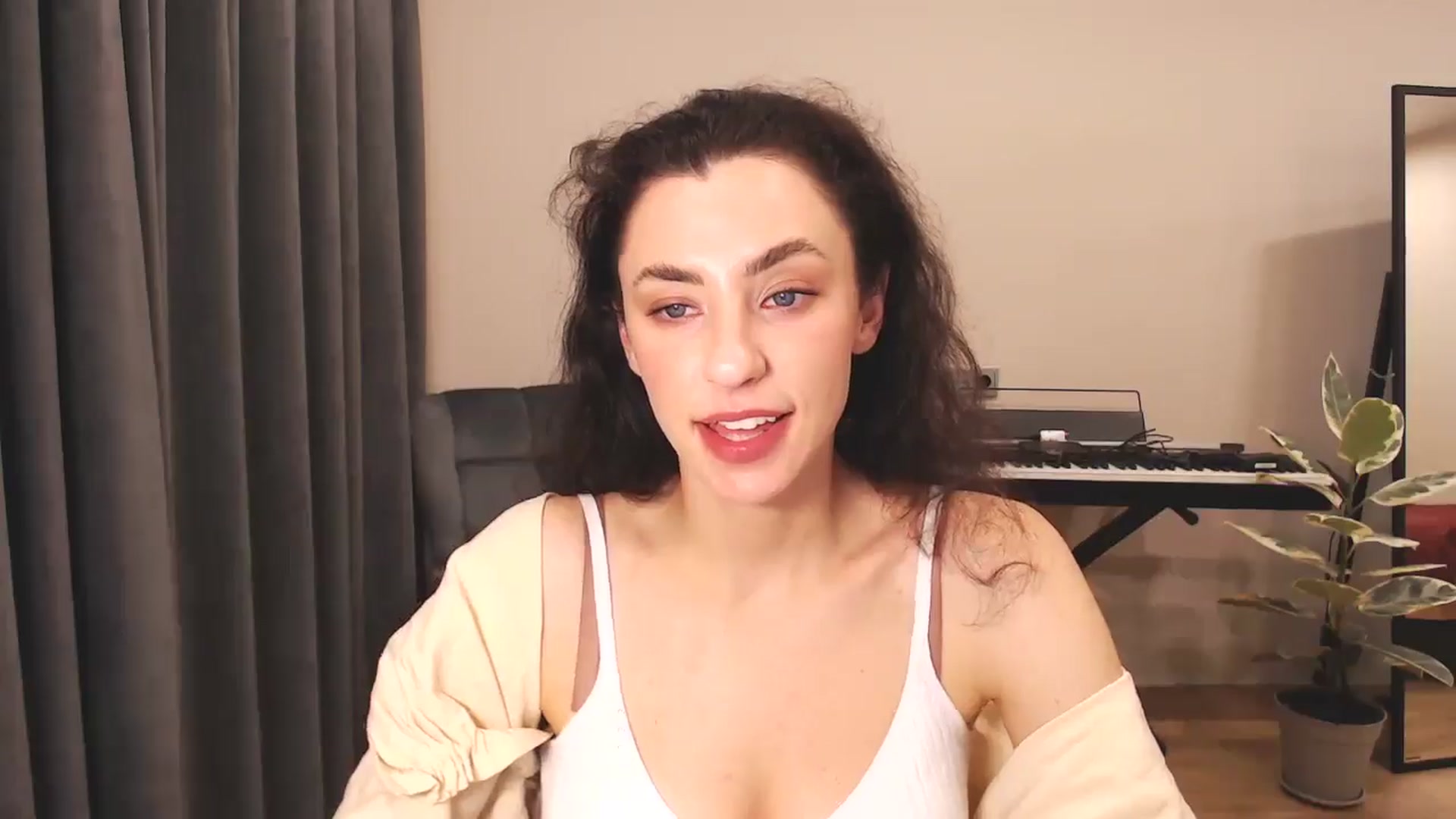 Gallery image thumbnail from Millla_Mi's myfreecams stream on, 11/19/2024, 18:03 image 20 of 20