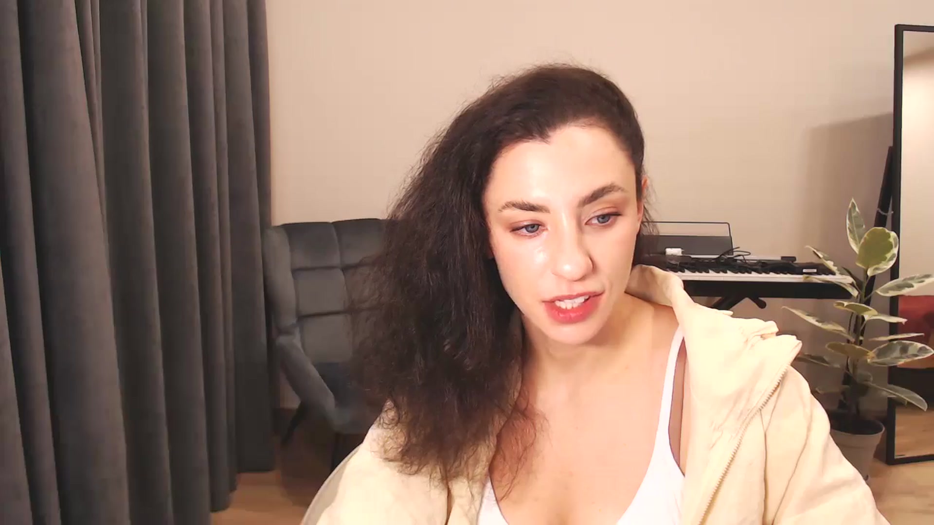 Gallery image thumbnail from Millla_Mi's myfreecams stream on, 11/19/2024, 20:08 image 7 of 20