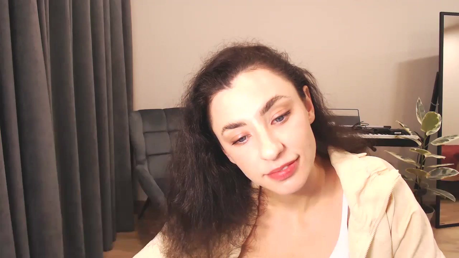 Gallery image thumbnail from Millla_Mi's myfreecams stream on, 11/19/2024, 20:08 image 3 of 20