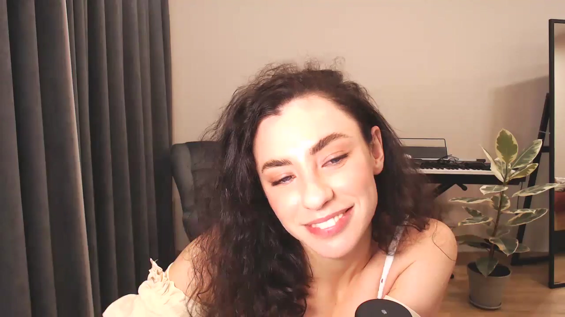 Gallery image thumbnail from Millla_Mi's myfreecams stream on, 11/23/2024, 22:08 image 17 of 20