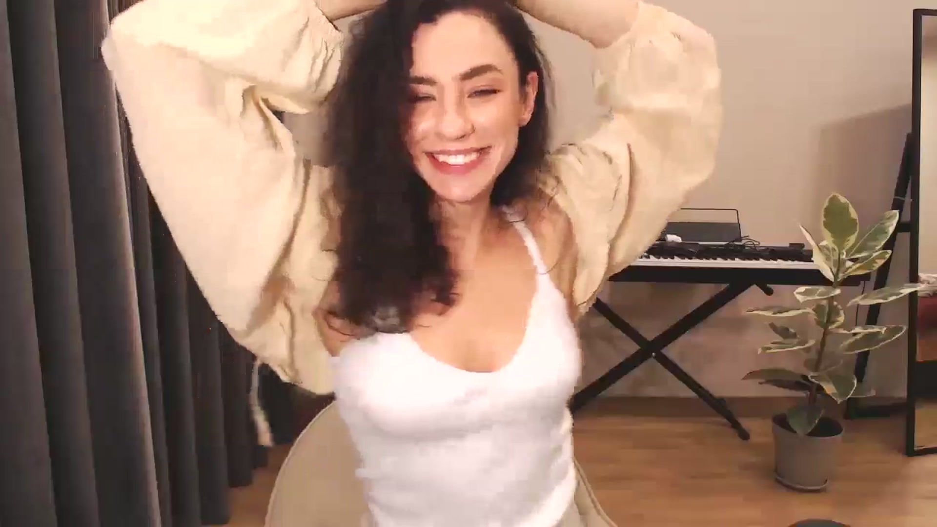 Gallery image thumbnail from Millla_Mi's myfreecams stream on, 11/23/2024, 22:08 image 5 of 20
